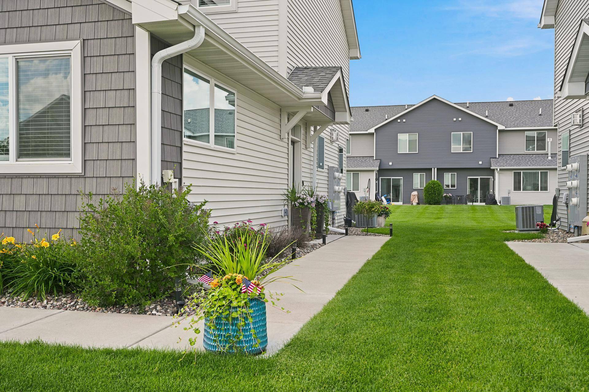 1723 Southpoint LN, Hudson, WI 54016