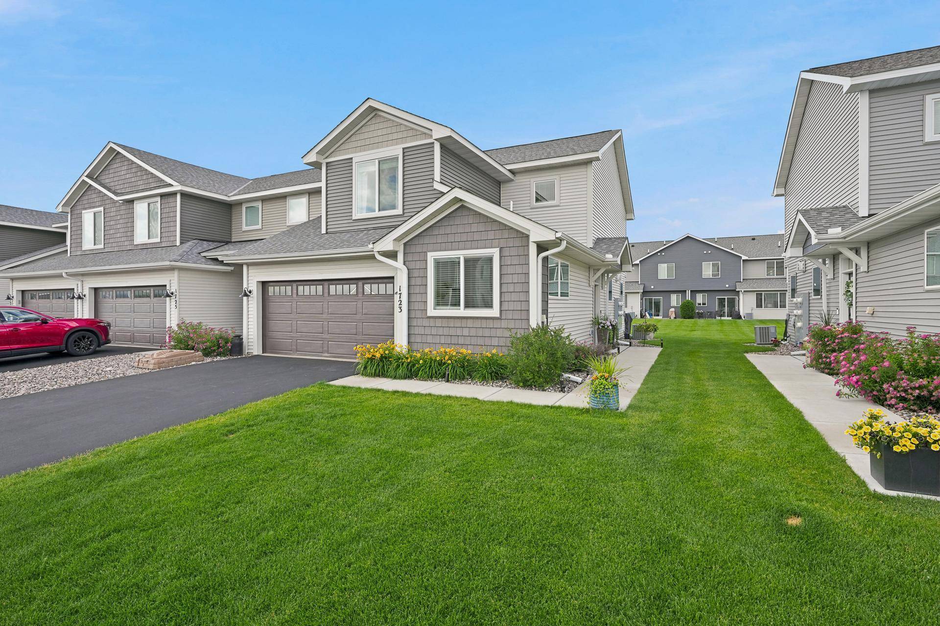 1723 Southpoint LN, Hudson, WI 54016