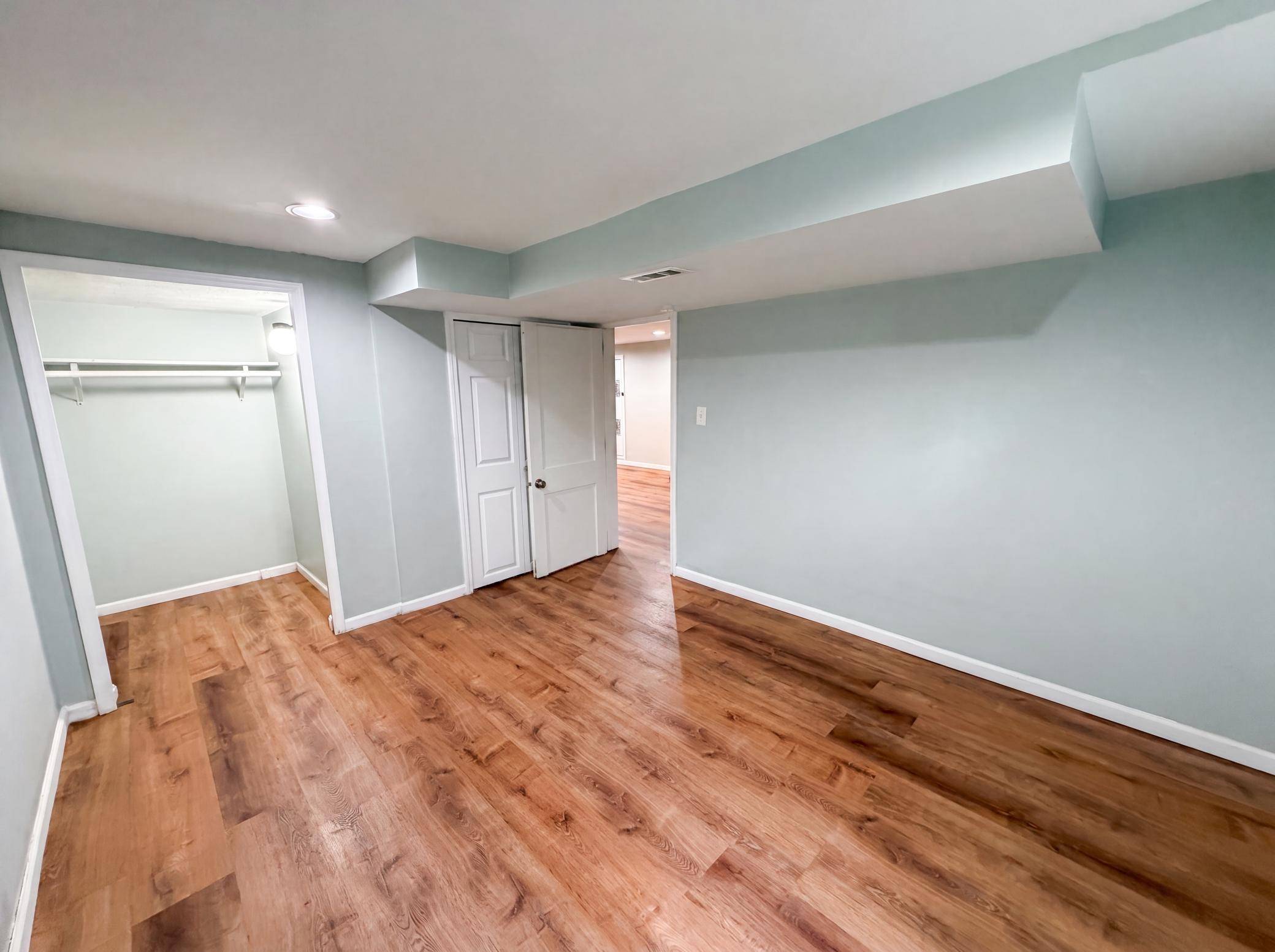 2591 Aldine ST, Roseville, MN 55113