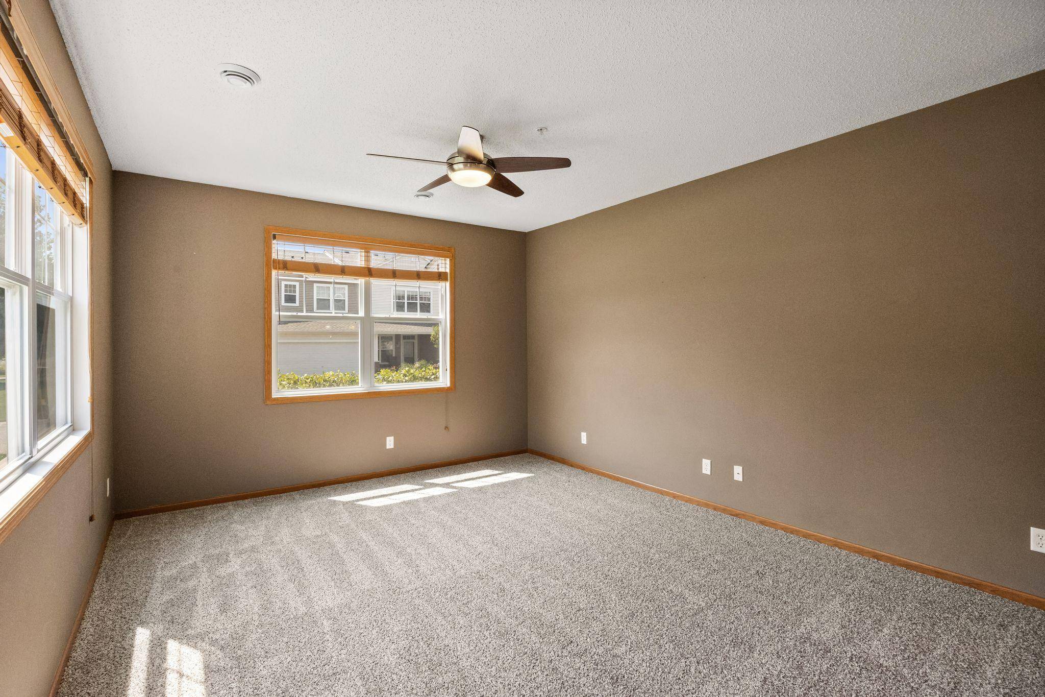 1646 White Pine WAY #A, Carver, MN 55315