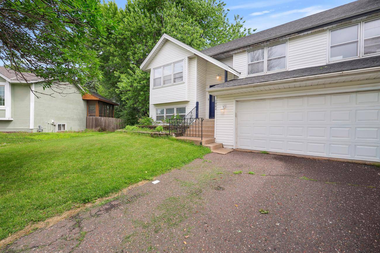 1984 Helena CT, Oakdale, MN 55128