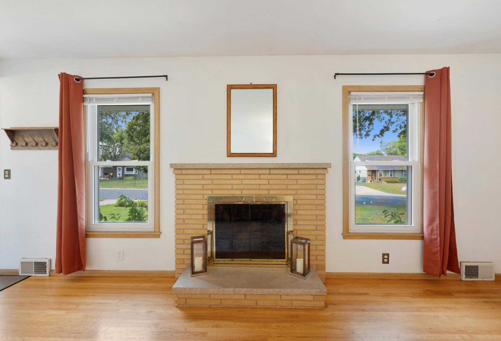 9517 Clinton AVE S, Bloomington, MN 55420