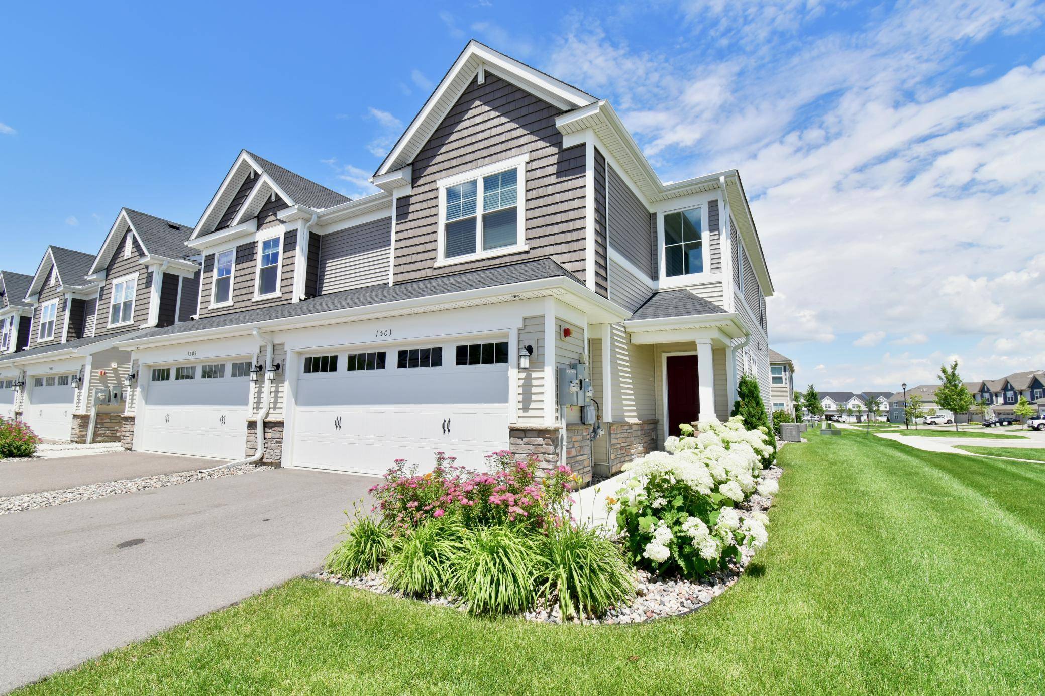 1501 Dogwood LN, Carver, MN 55315