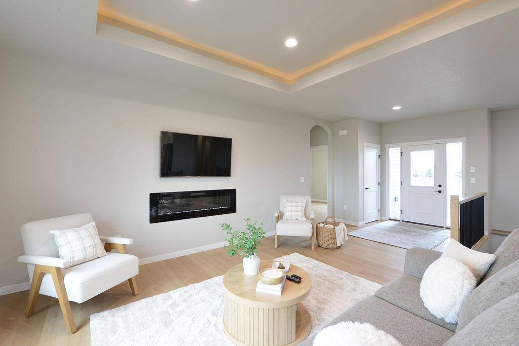 867 Harvest CIR, Horace, ND 58047
