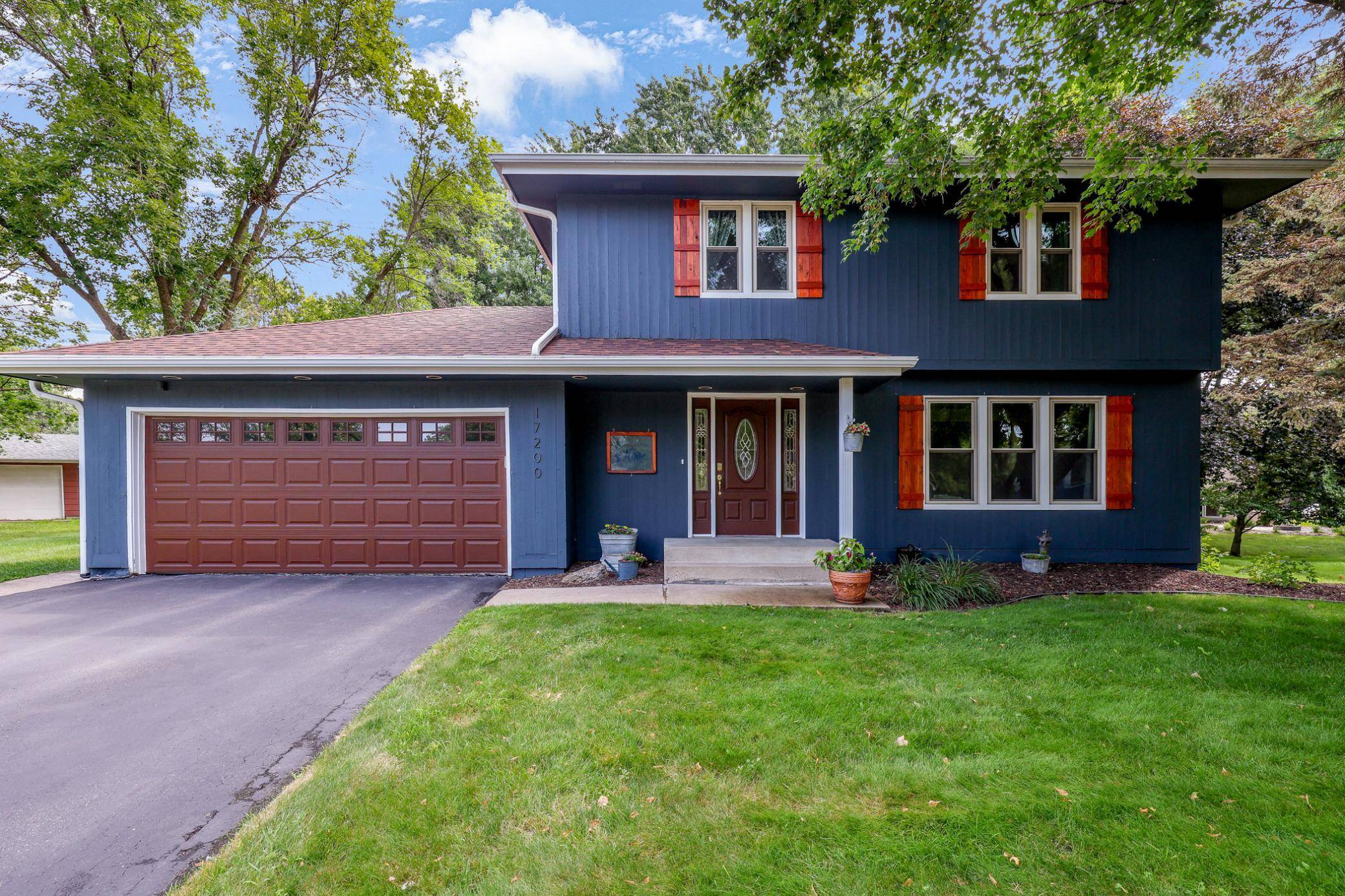 17200 Barberry CIR, Eden Prairie, MN 55346