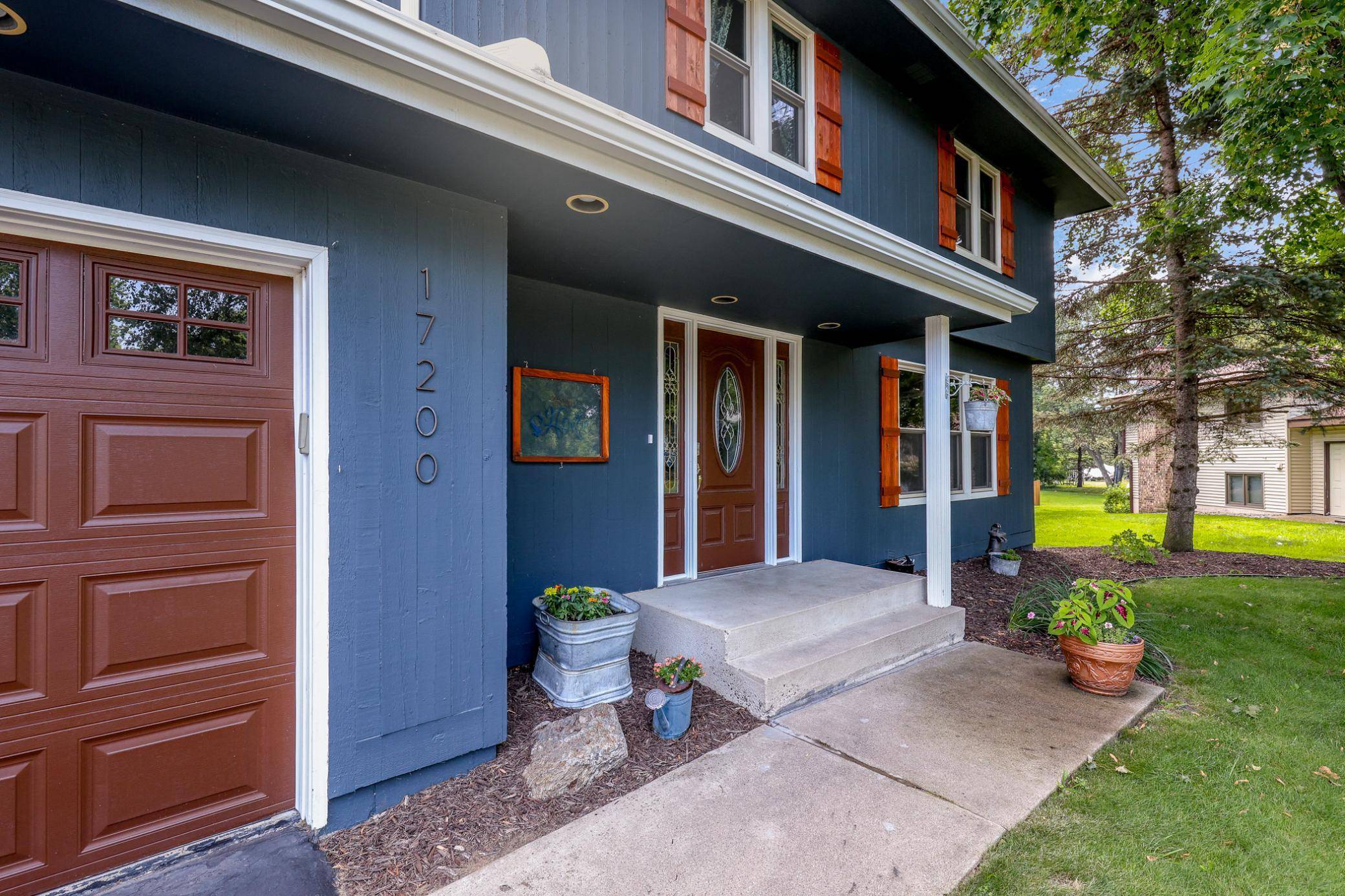 17200 Barberry CIR, Eden Prairie, MN 55346