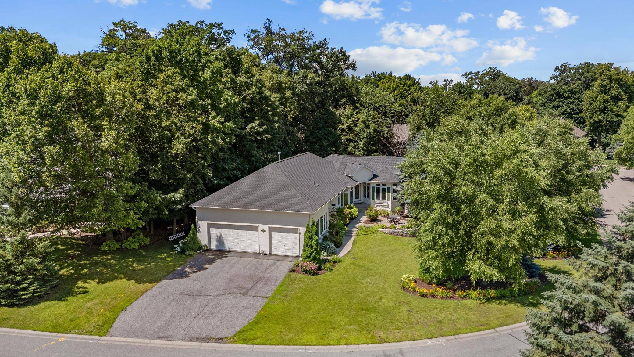 2888 Forest RDG, Chaska, MN 55318