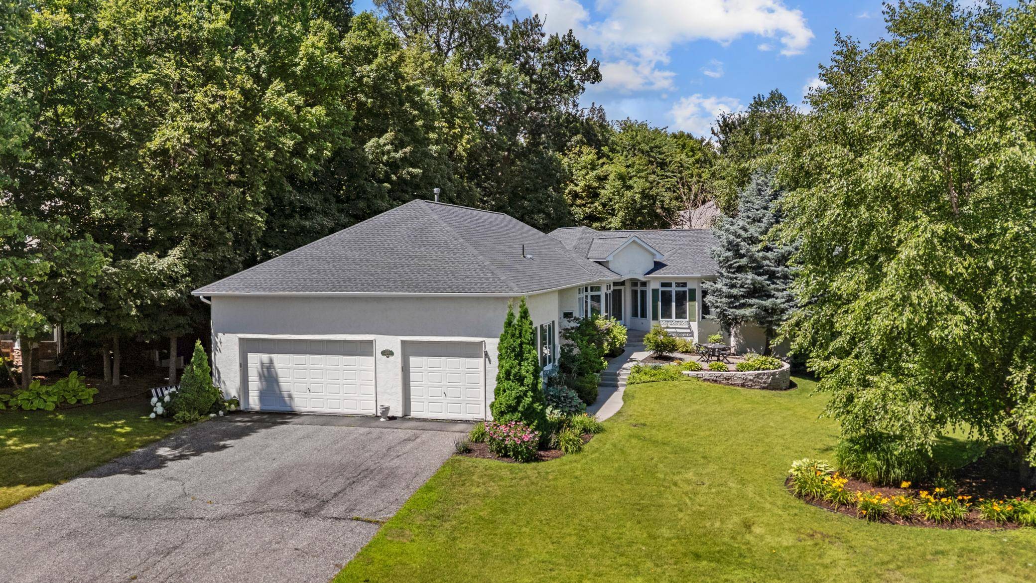 2888 Forest RDG, Chaska, MN 55318