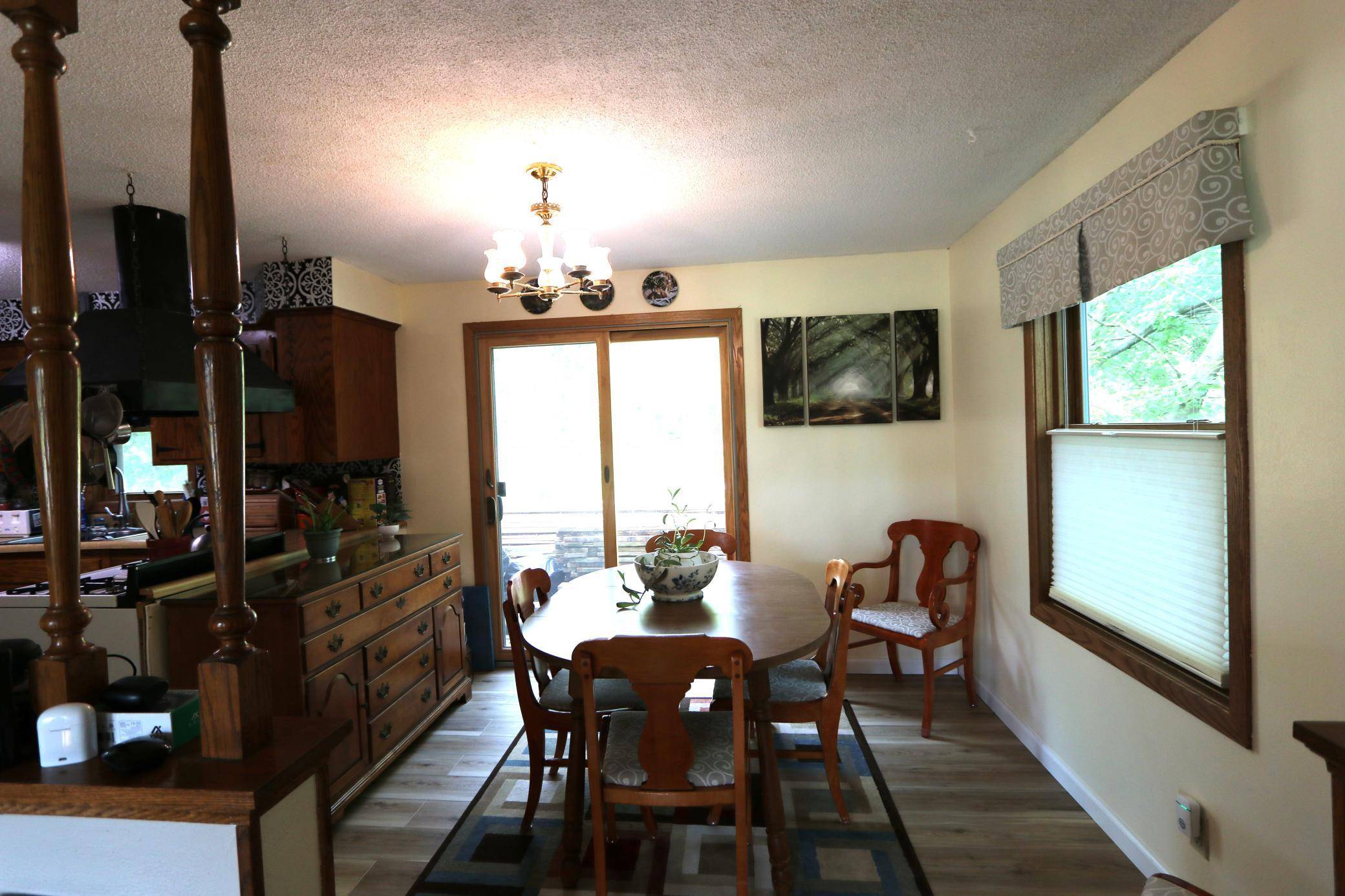 345 Walnut LN, Apple Valley, MN 55124