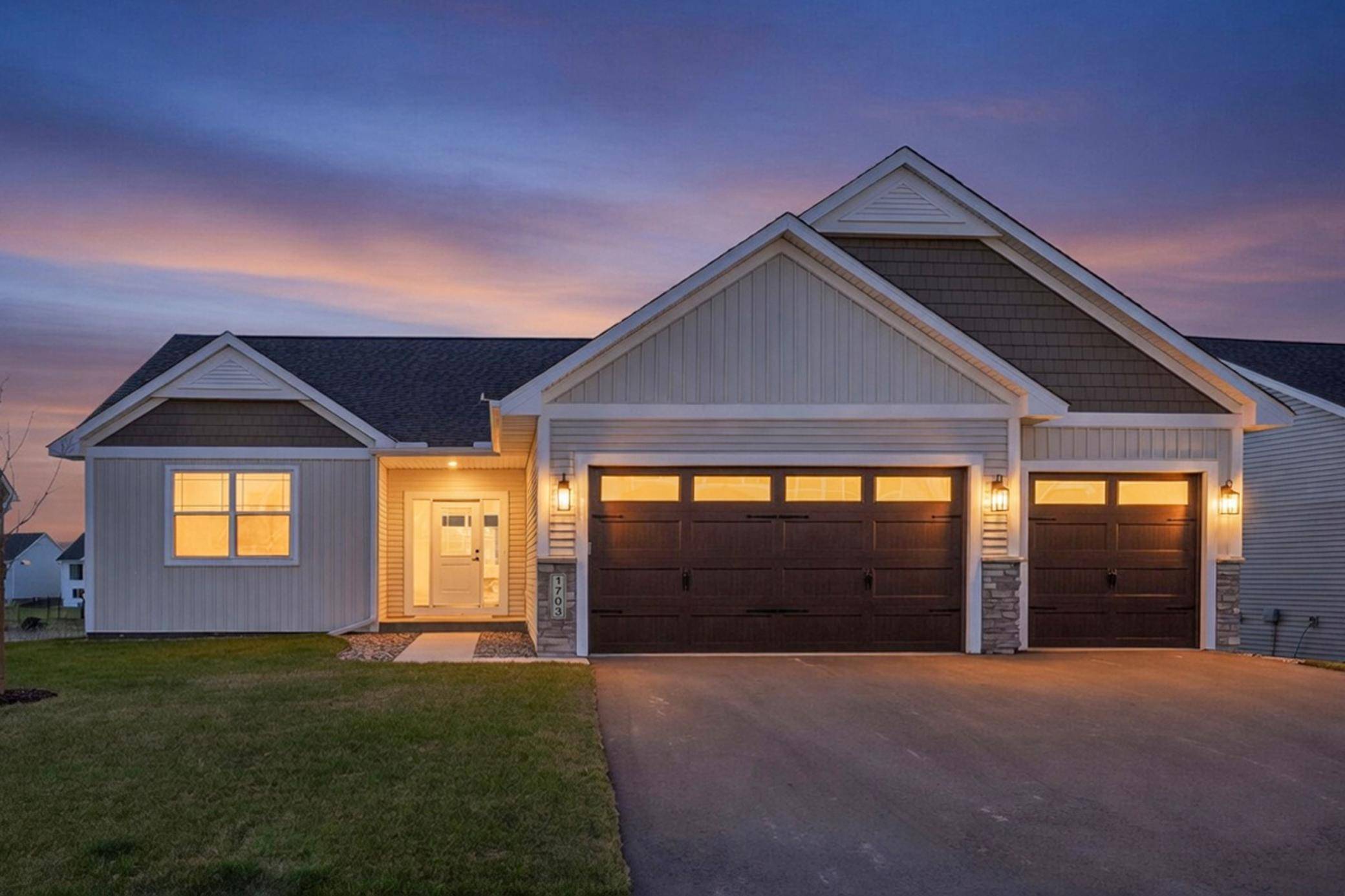 1703 Spruce ST, Farmington, MN 55024