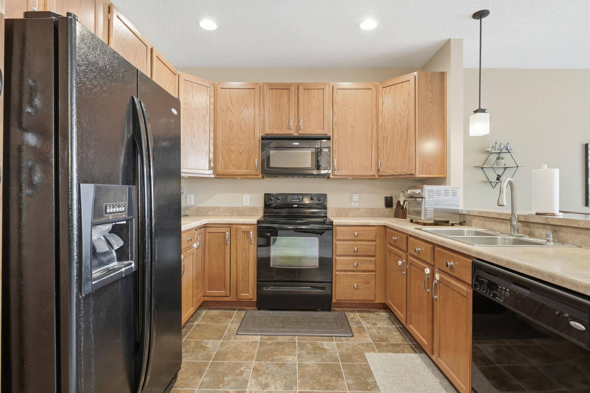 8336 Emery Pkwy N, Champlin, MN 55316