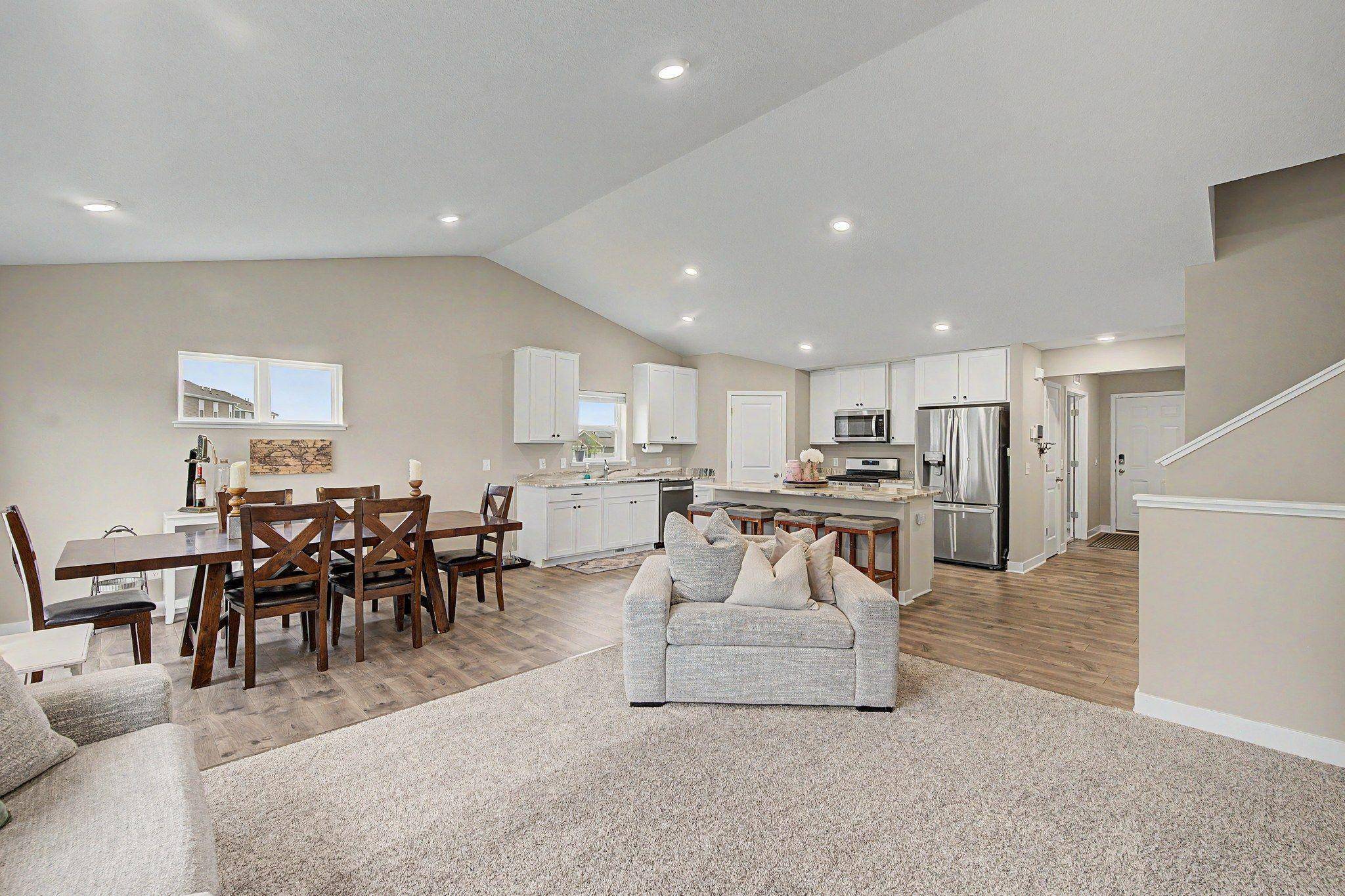 14211 Cheshire LN N, Dayton, MN 55327