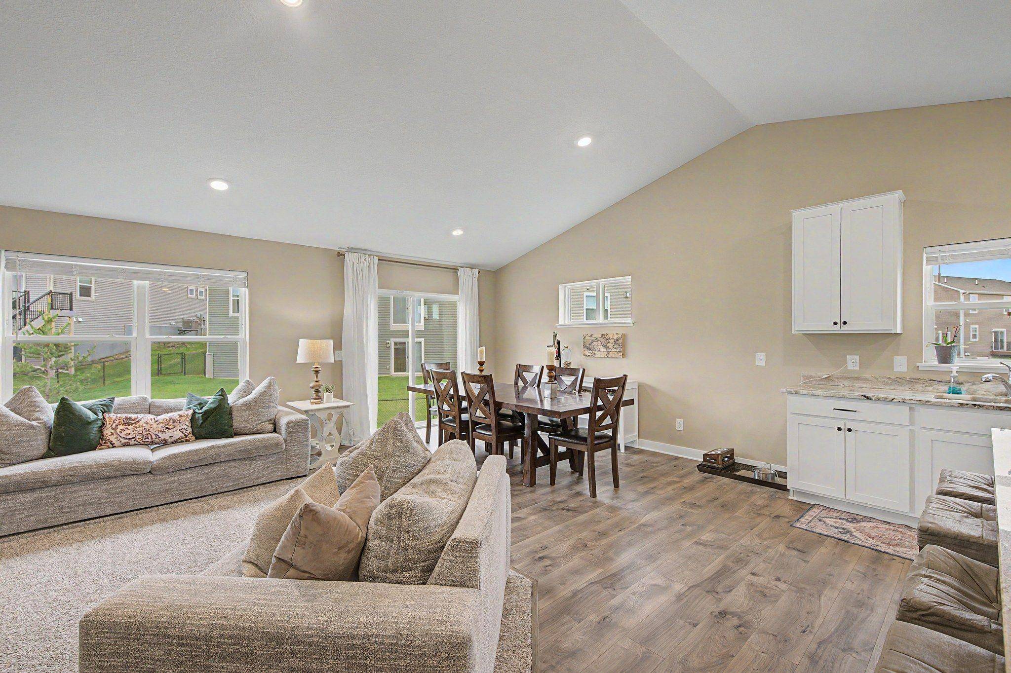 14211 Cheshire LN N, Dayton, MN 55327