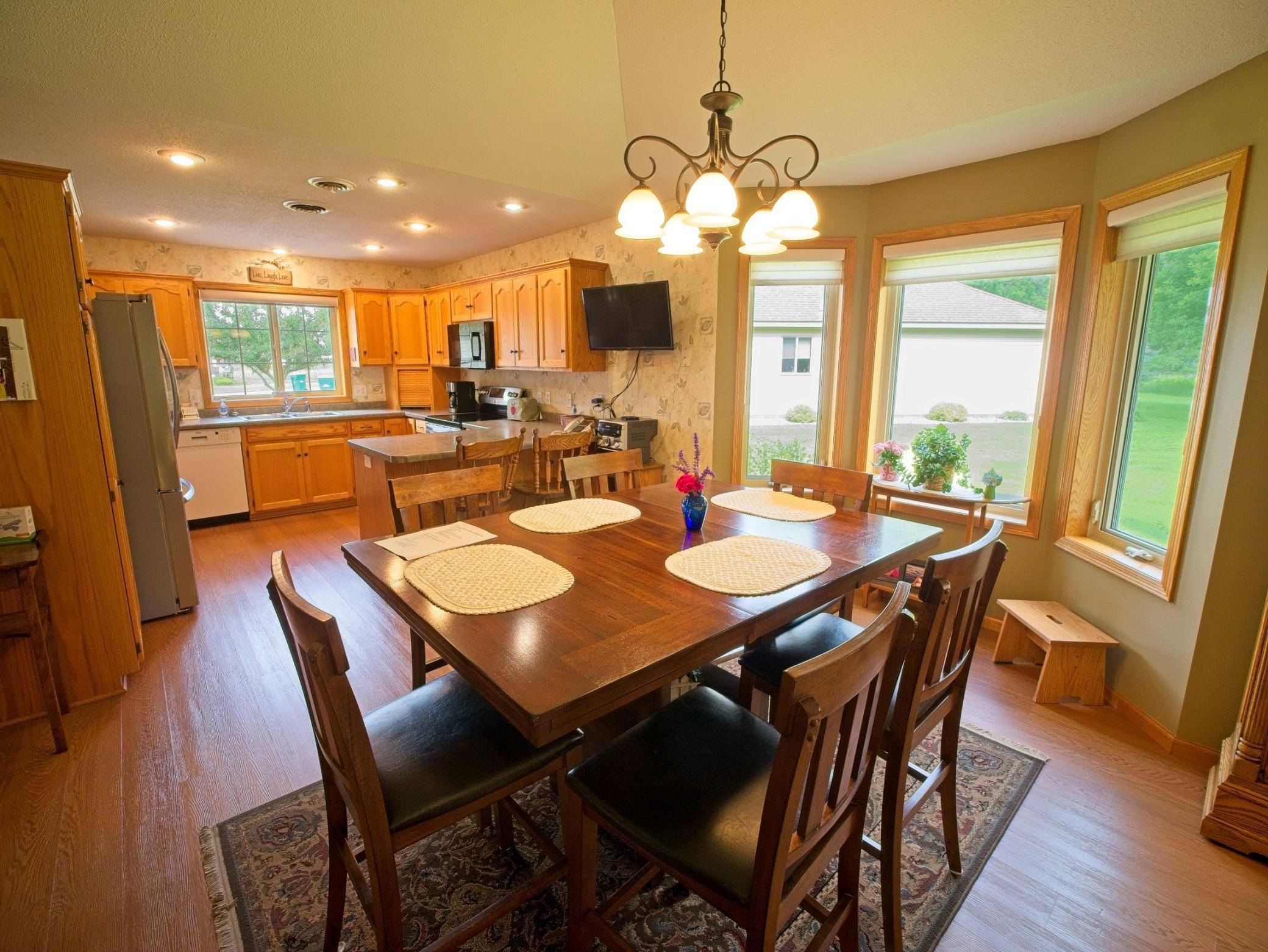 105 Harmon LN, Litchfield, MN 55355