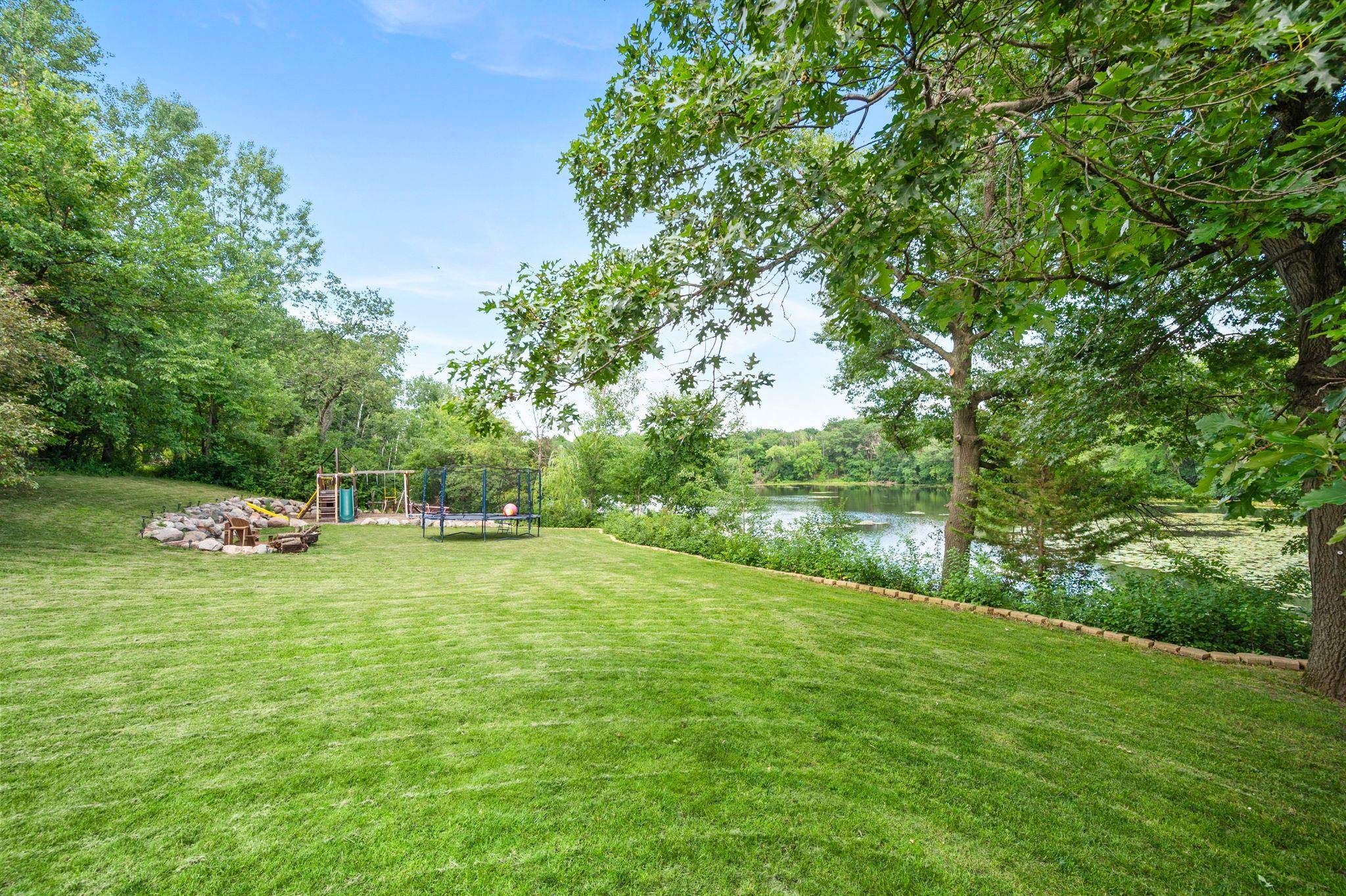 4806 Shevlin CT, Eagan, MN 55122