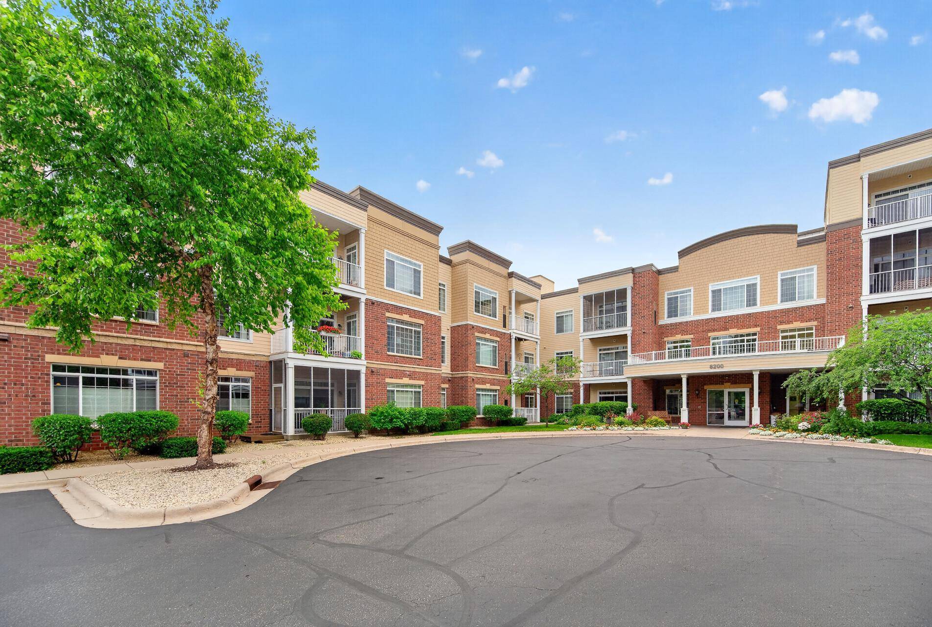 8200 W 33rd ST #323, Saint Louis Park, MN 55426