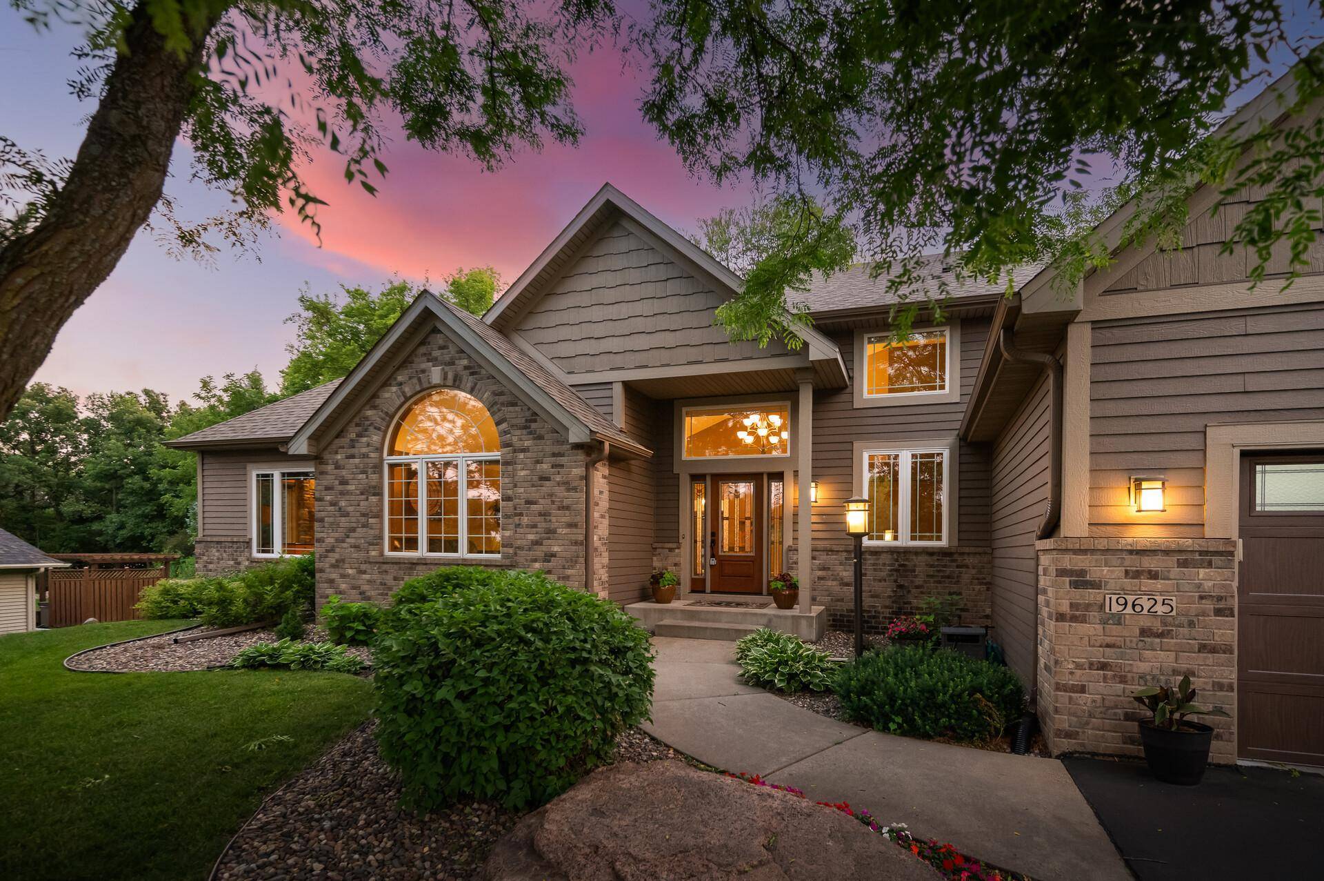 19625 Ireland WAY, Lakeville, MN 55044