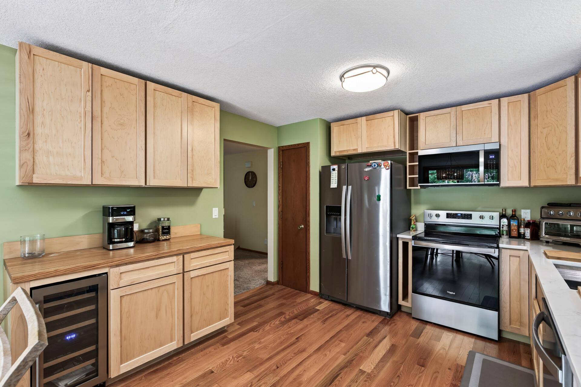 5595 Wedgewood DR, Shorewood, MN 55331