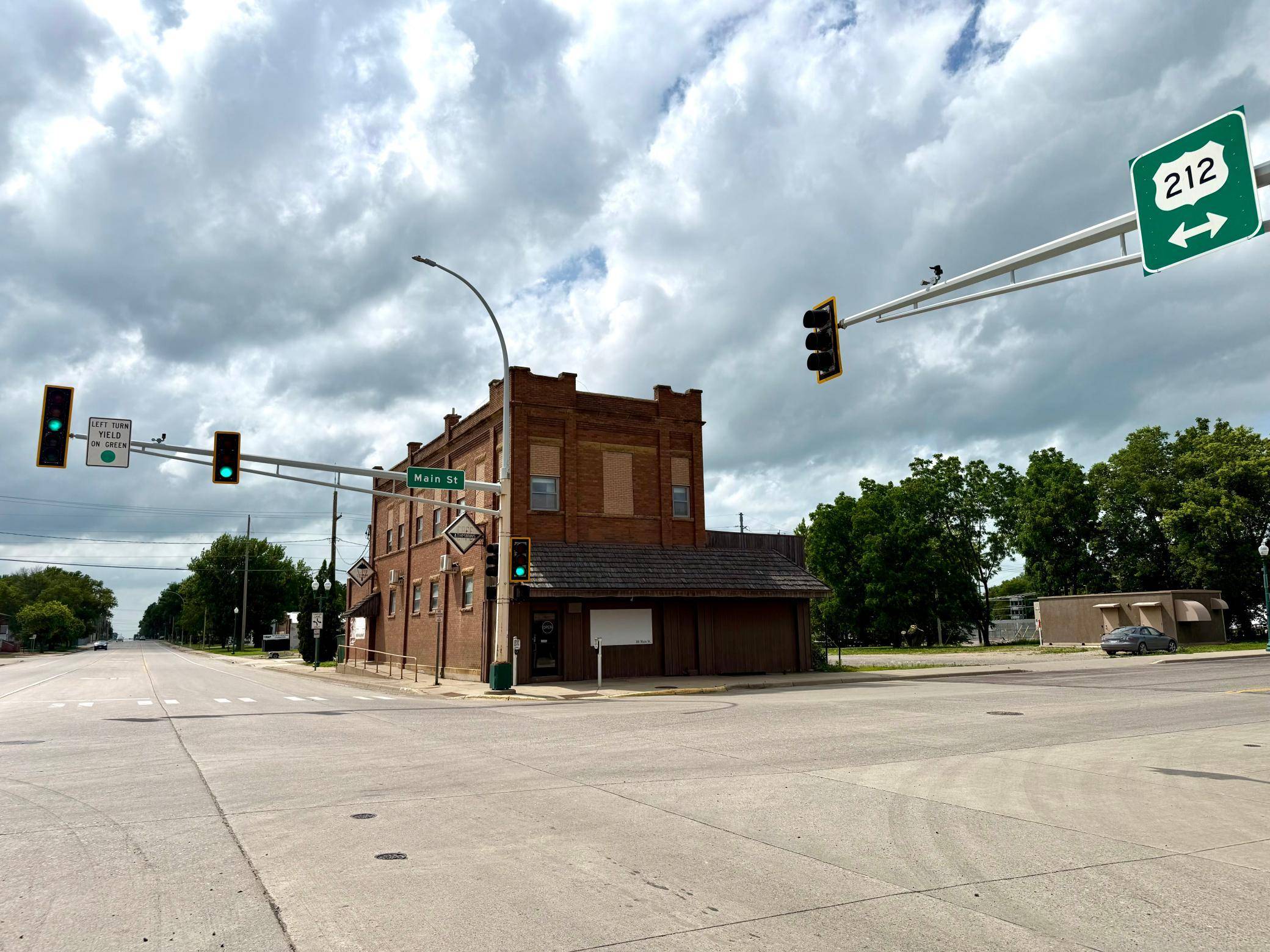 110 Main ST N, Bird Island, MN 55310
