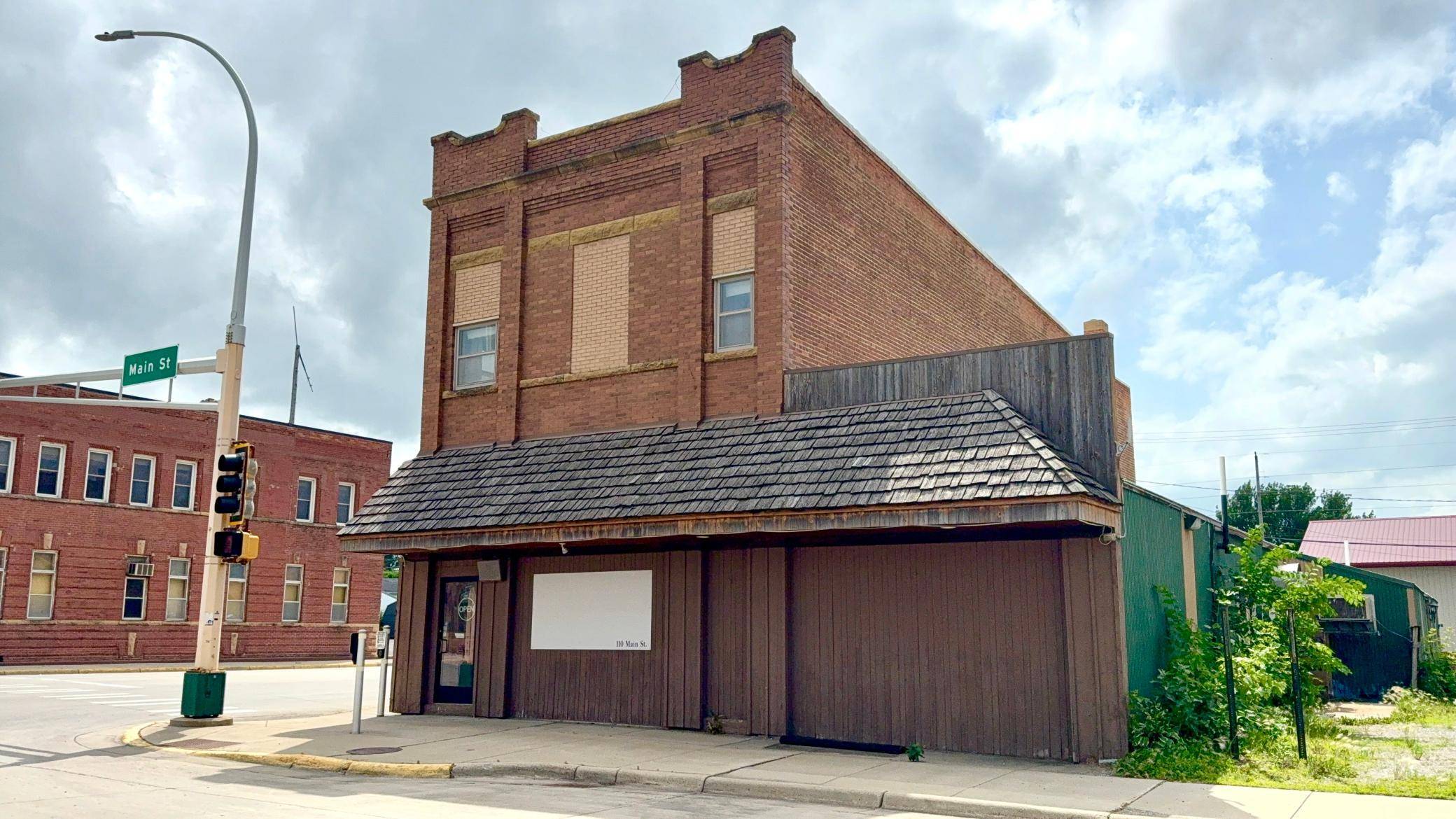 110 Main ST N, Bird Island, MN 55310