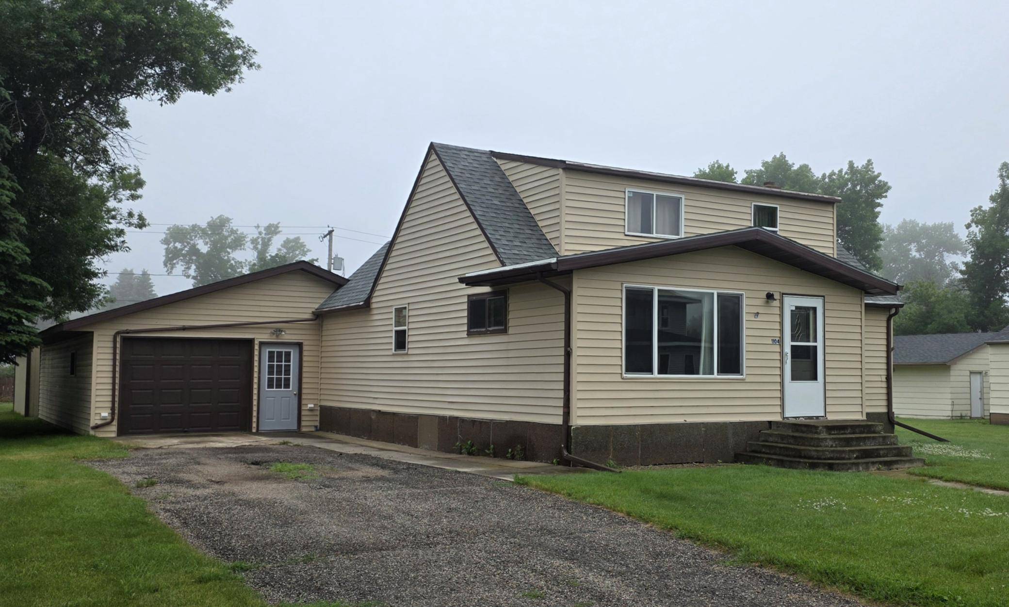 1104 Foster AVE NE, Cooperstown, ND 58425