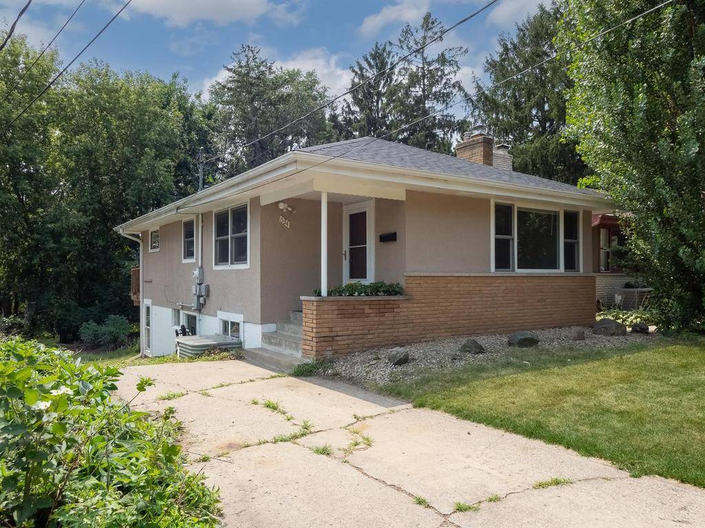 634 Orange AVE W, Saint Paul, MN 55117
