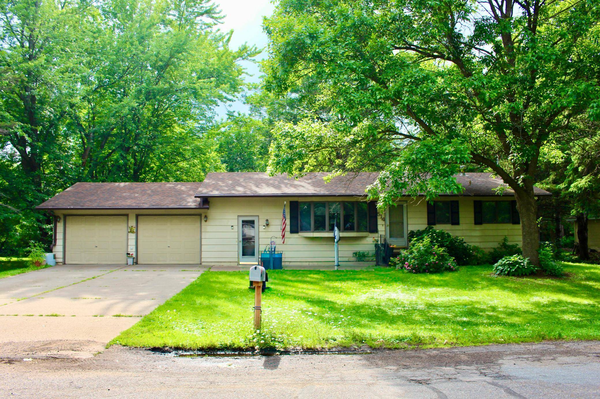 514 Oak AVE, Hinckley, MN 55037