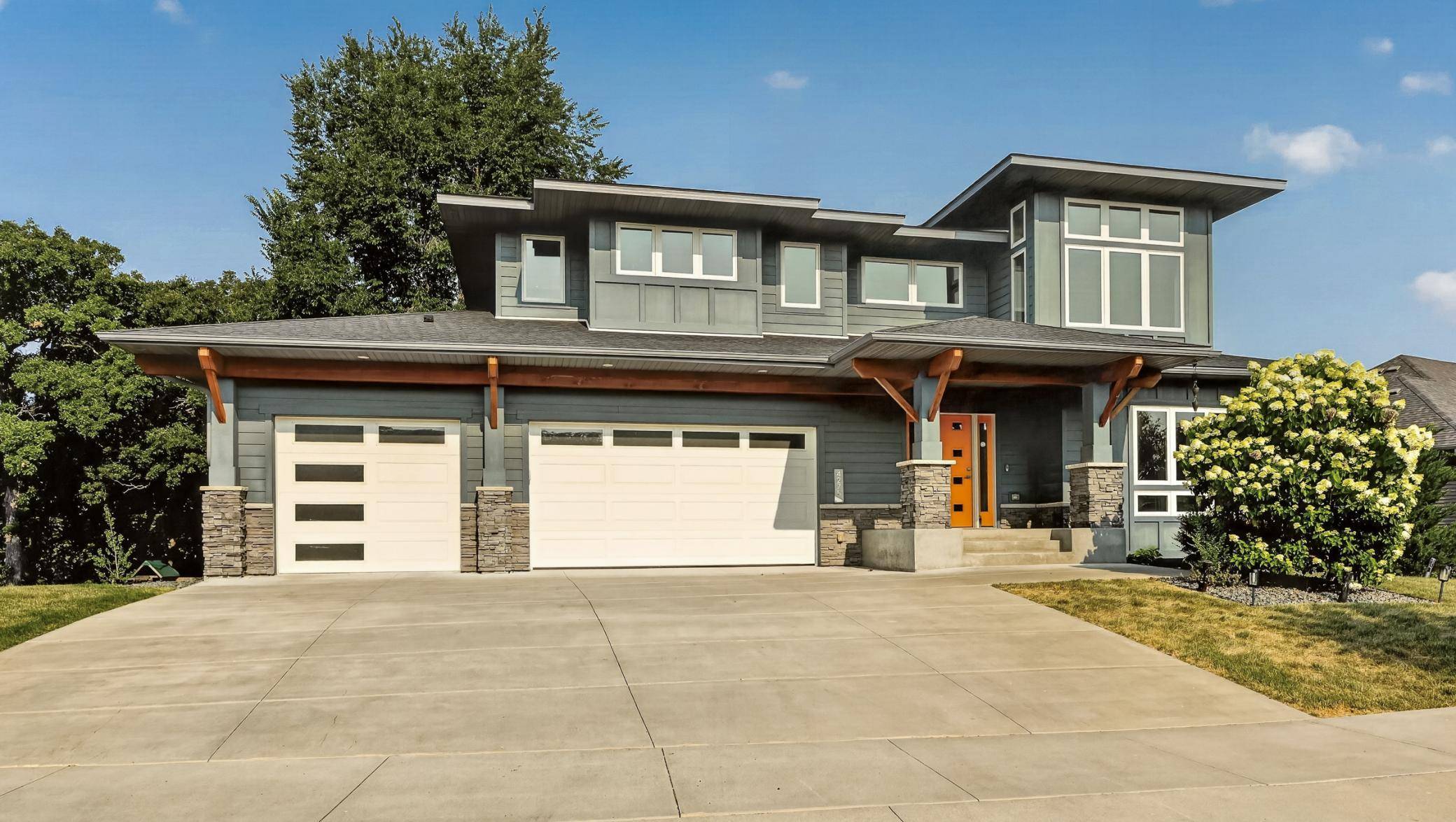 4275 Stone Crest LN NE, Rochester, MN 55906