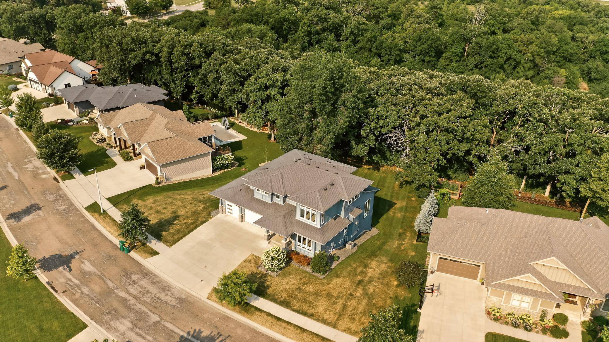 4275 Stone Crest LN NE, Rochester, MN 55906