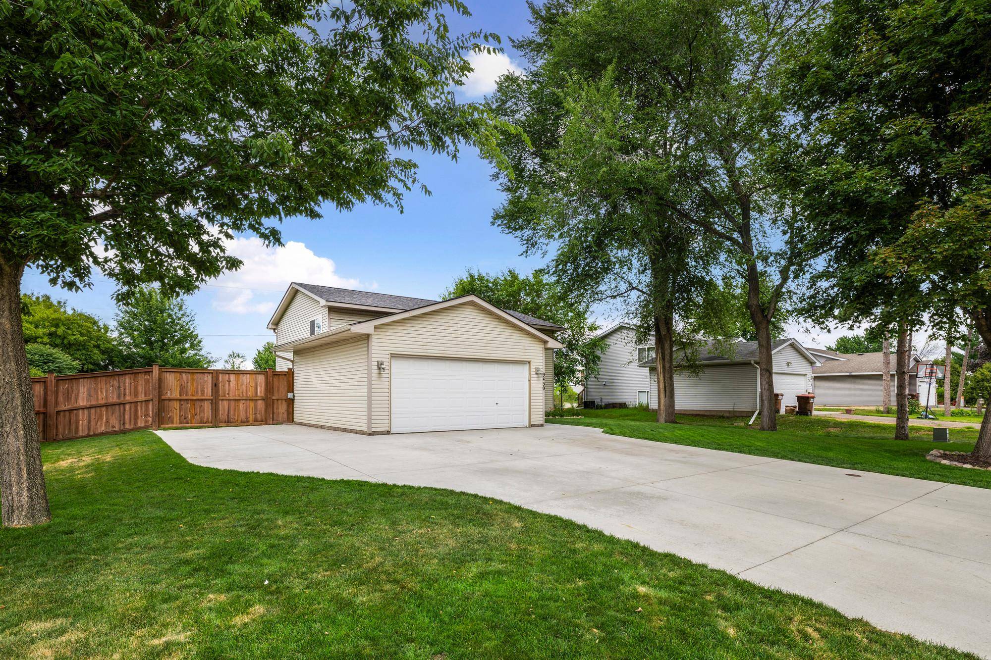 9430 Hale AVE S, Cottage Grove, MN 55016