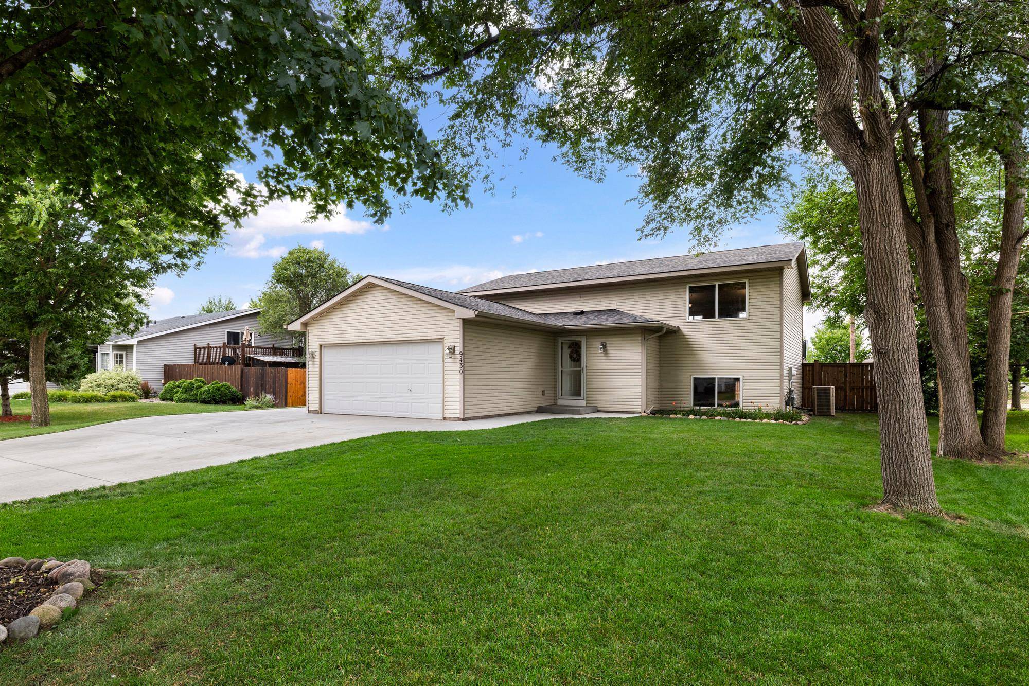 9430 Hale AVE S, Cottage Grove, MN 55016