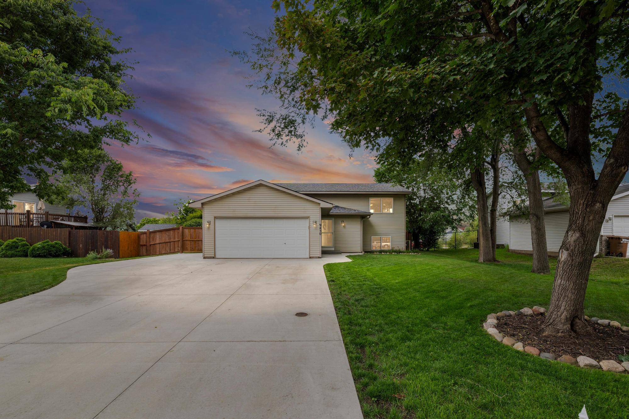 9430 Hale AVE S, Cottage Grove, MN 55016