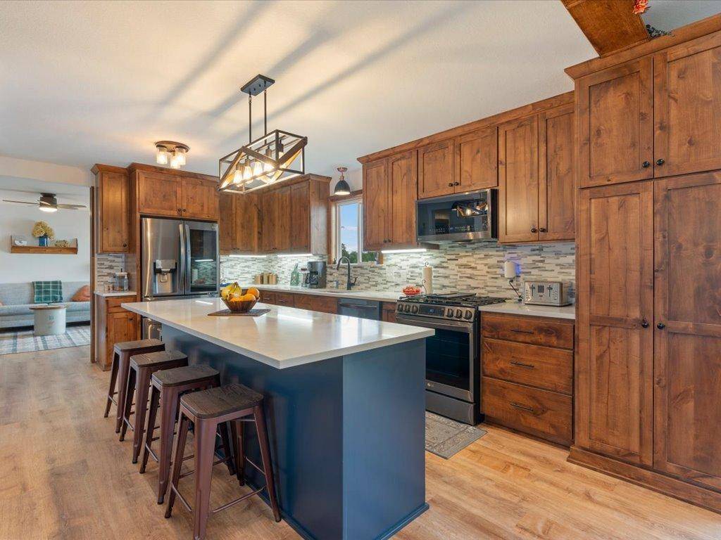 14390 Shoreview DR, Baxter, MN 56425