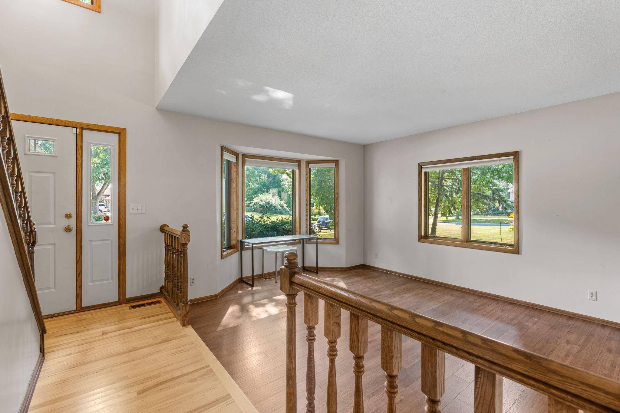 10298 Mooer LN, Eden Prairie, MN 55347