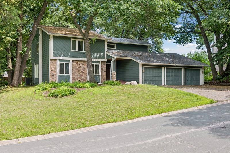 8440 Bayridge LN, Bloomington, MN 55438