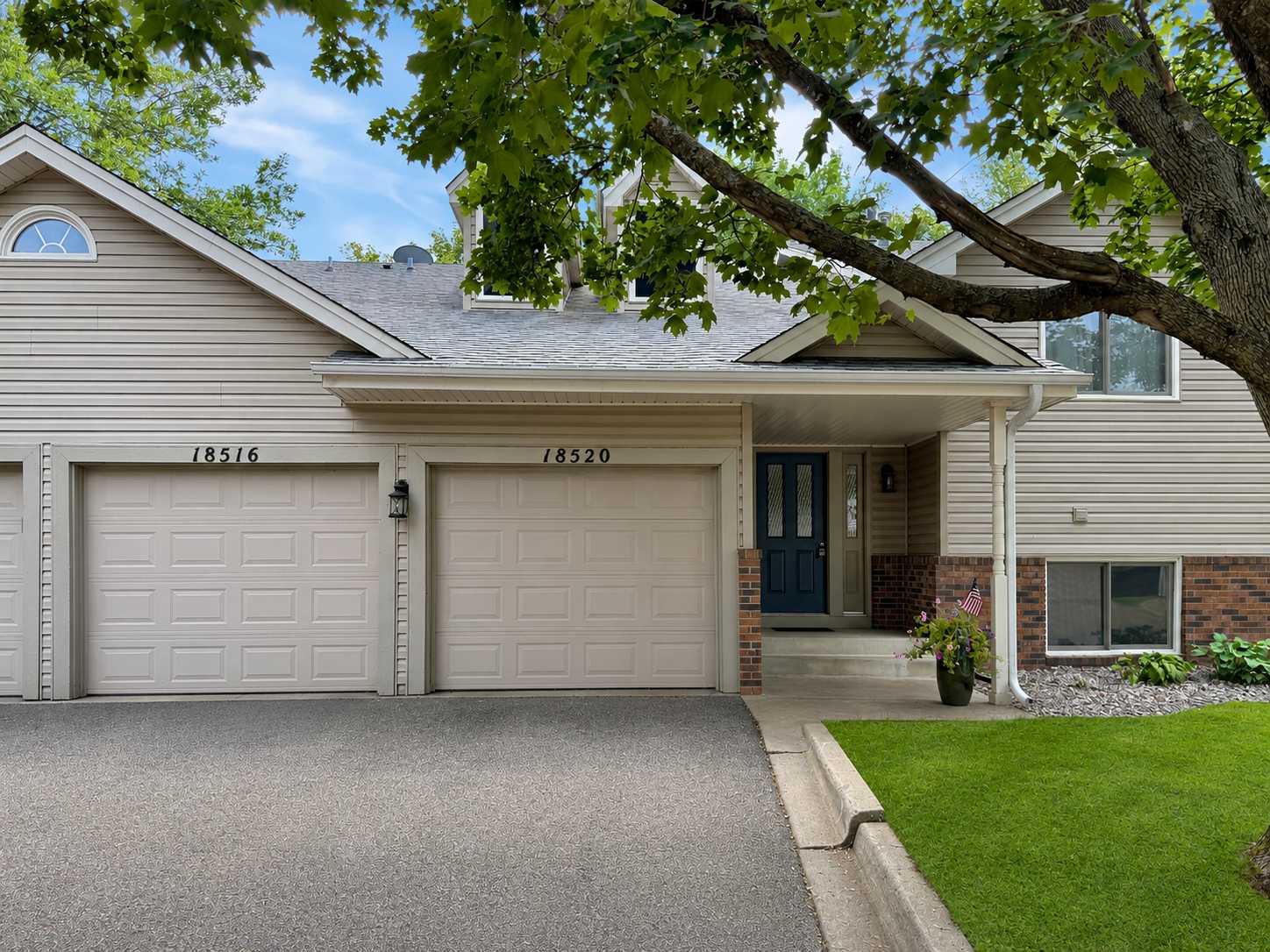 18516 Creeks Bend DR, Minnetonka, MN 55345