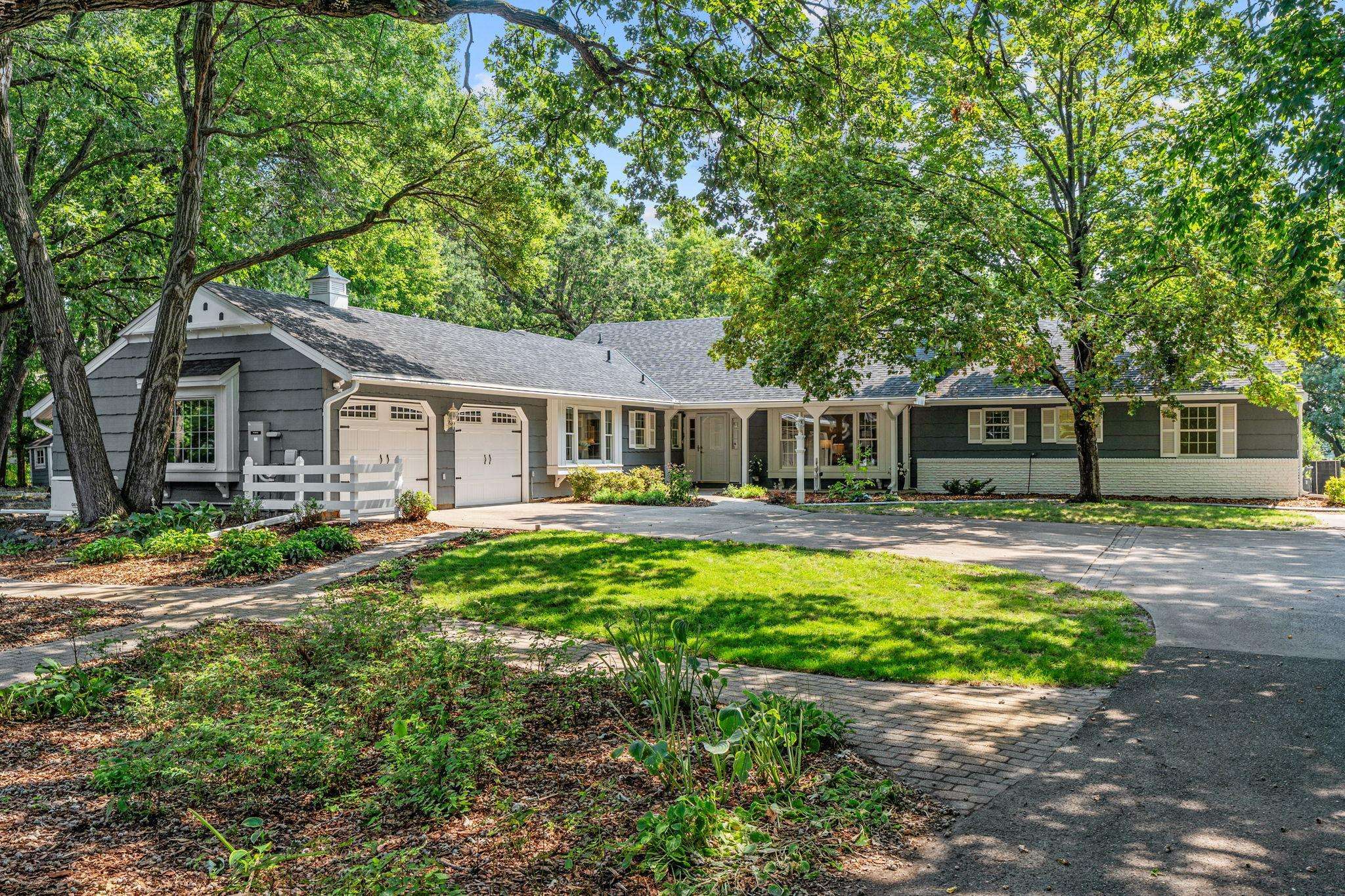 8211 River Acres RD, Cottage Grove, MN 55016