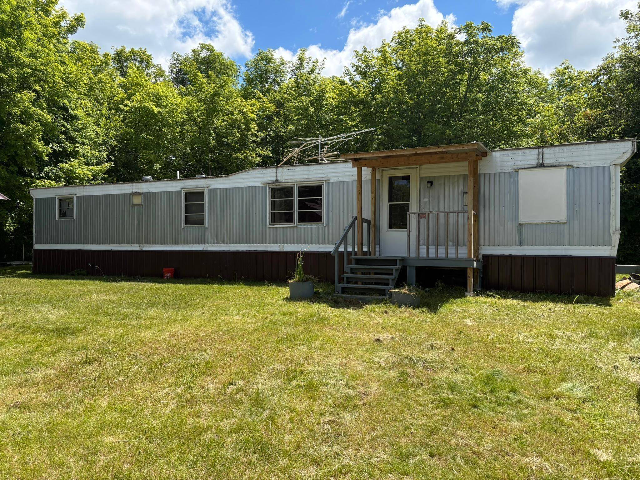 18686 327th AVE, Isle, MN 56342