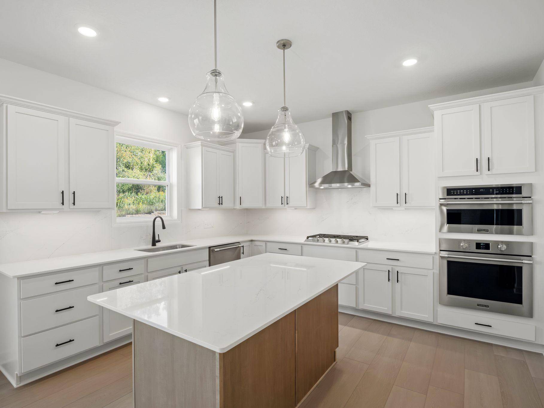 8656 Periwinkle BLVD, Woodbury, MN 55129