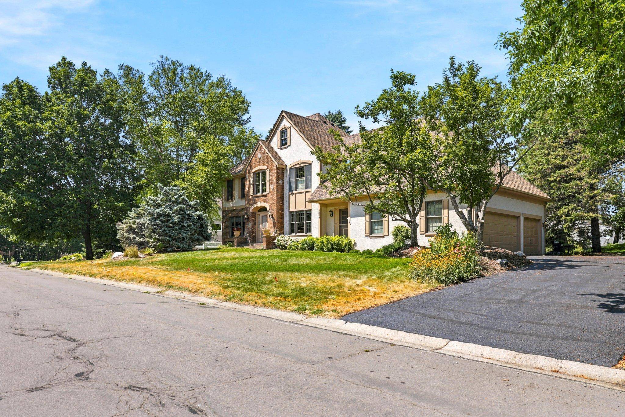 4819 137th ST W, Apple Valley, MN 55124