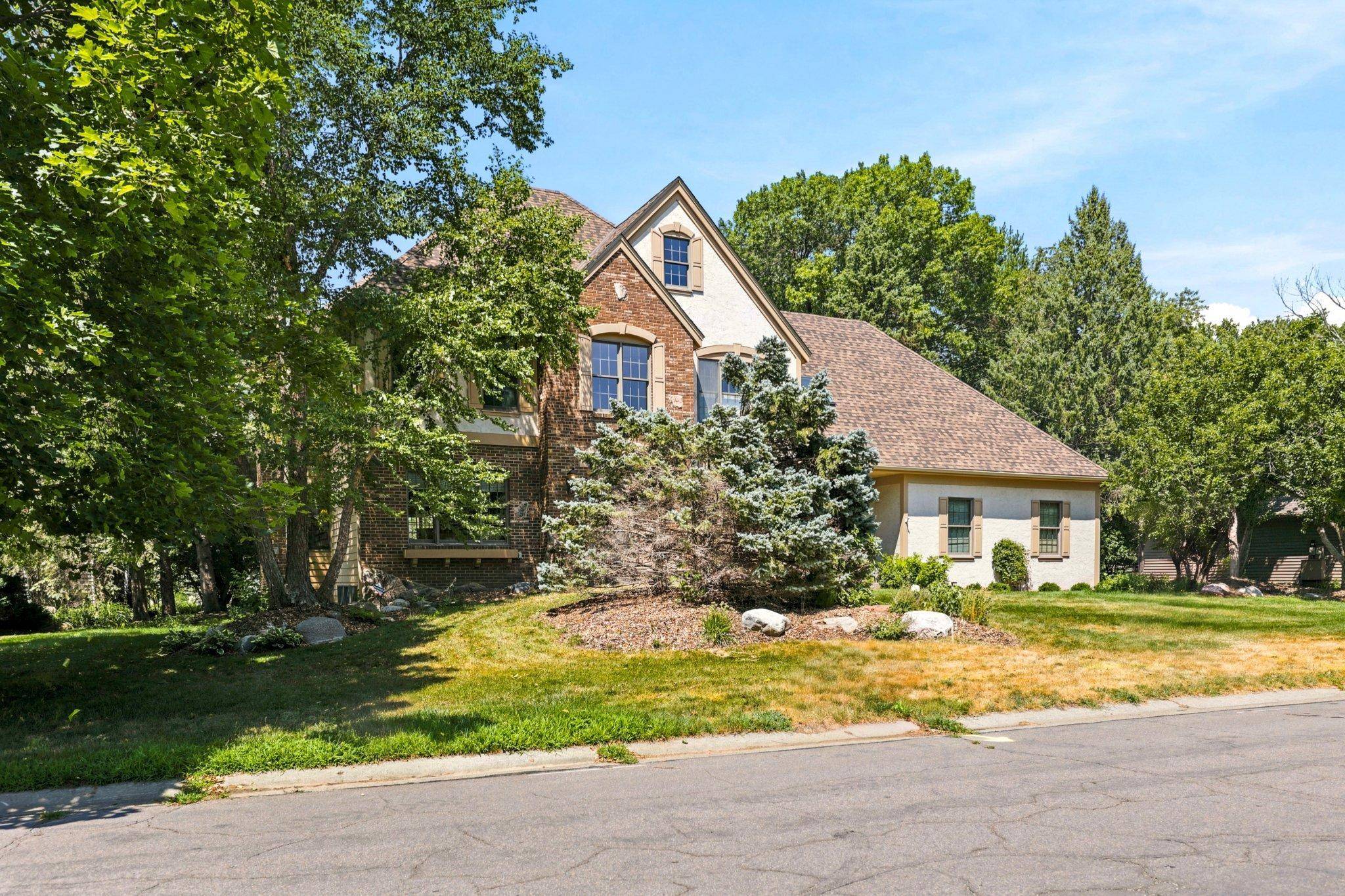 4819 137th ST W, Apple Valley, MN 55124