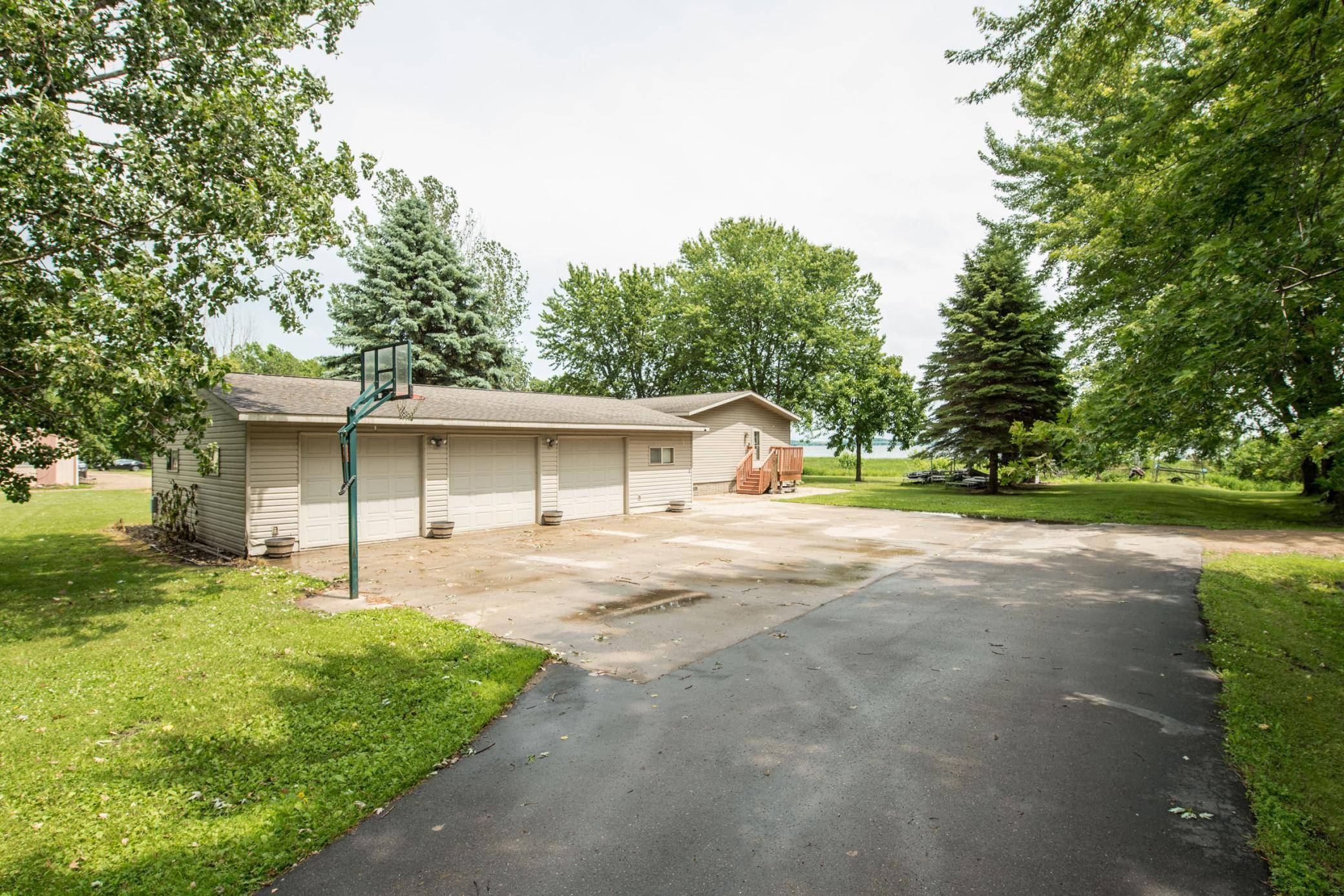 1009 County Road 10 NE, Osakis, MN 56360