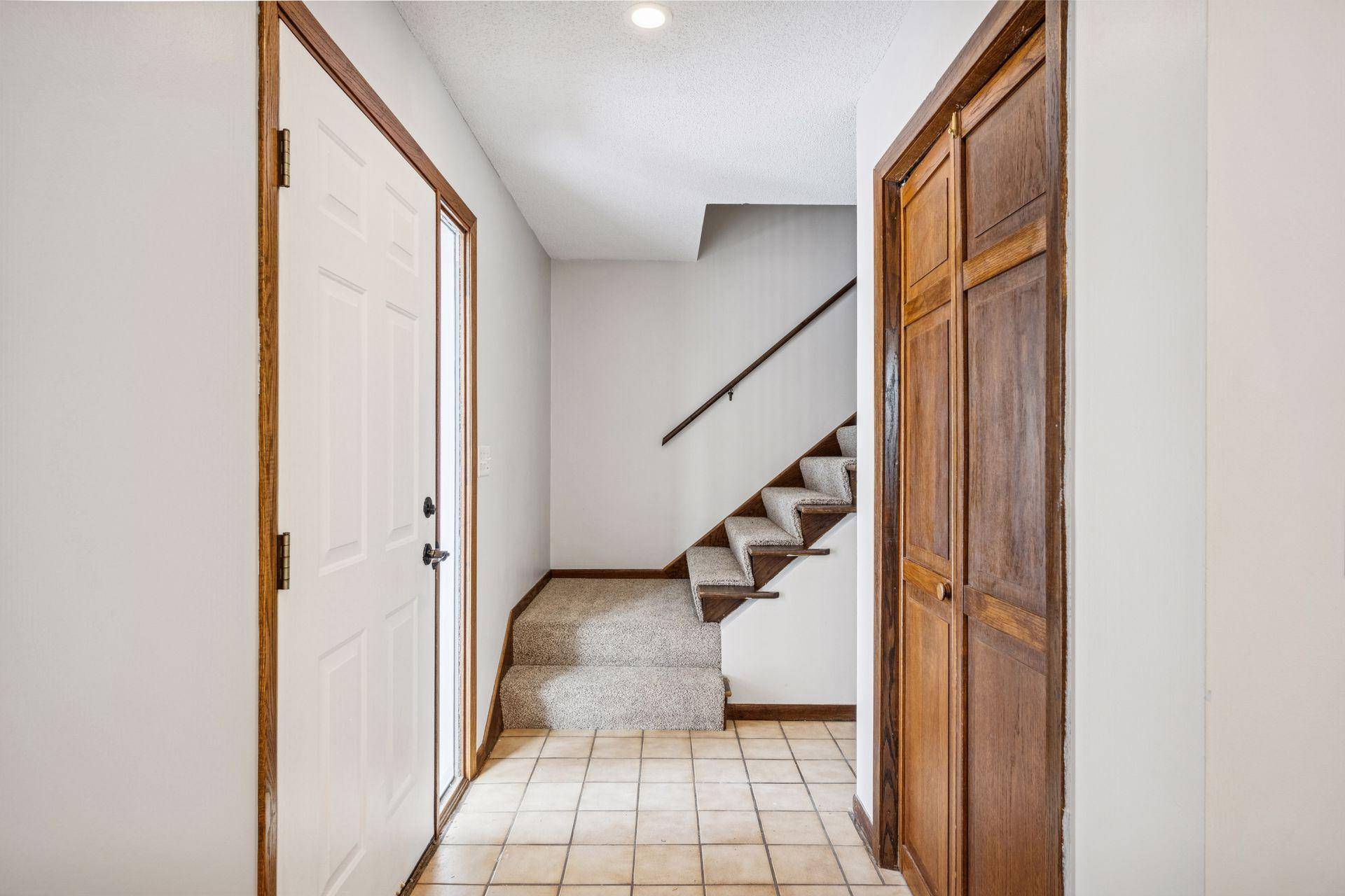 7050 Pioneer TRL, Greenfield, MN 55357