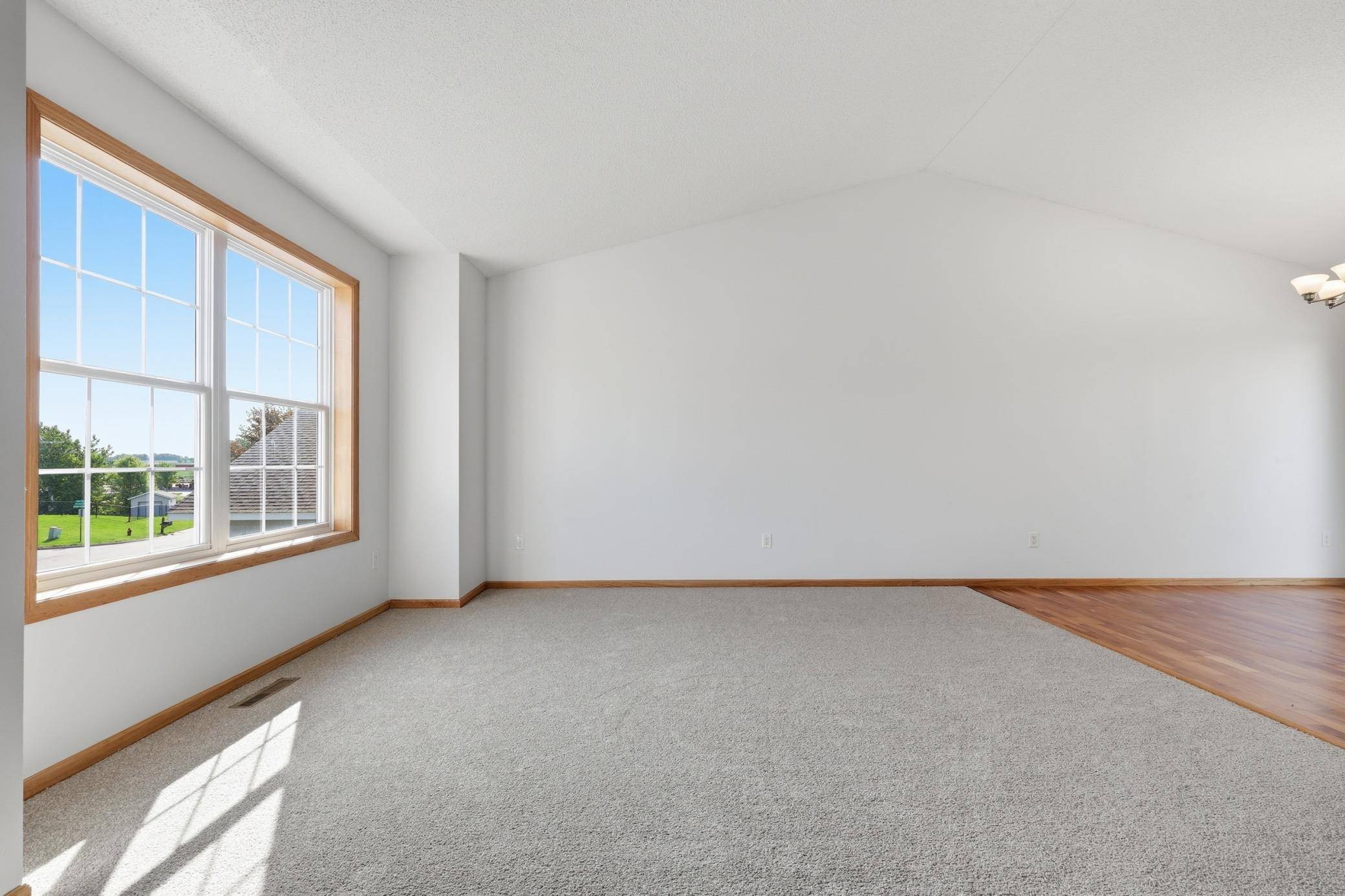 1114 Hidden Creek BLVD, Mayer, MN 55360