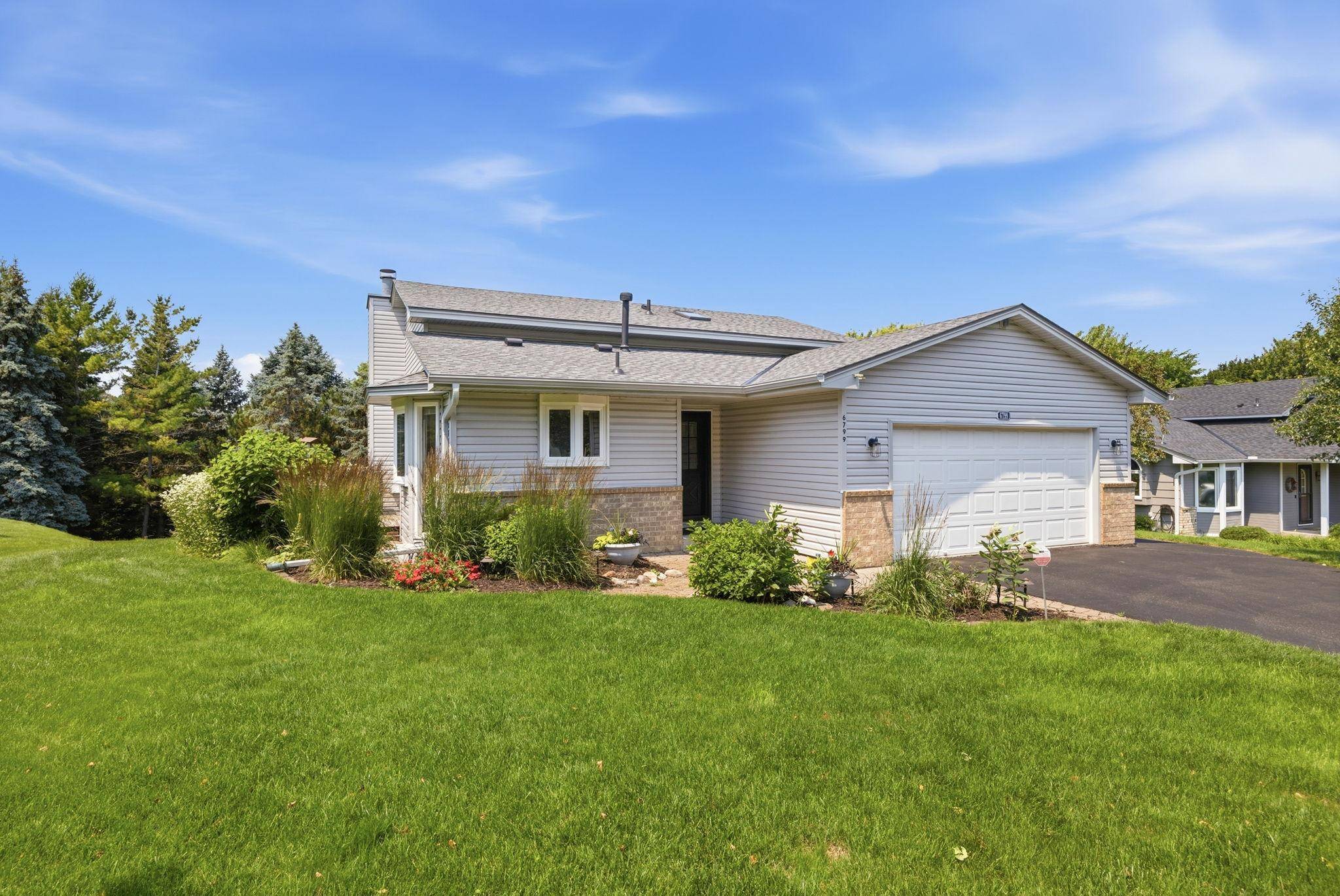 6799 Sunnyslope DR N, Maple Grove, MN 55311