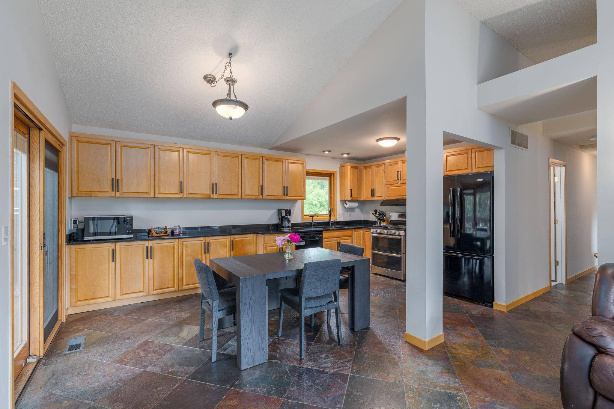 2840 Mayflower AVE, Minnetonka, MN 55305
