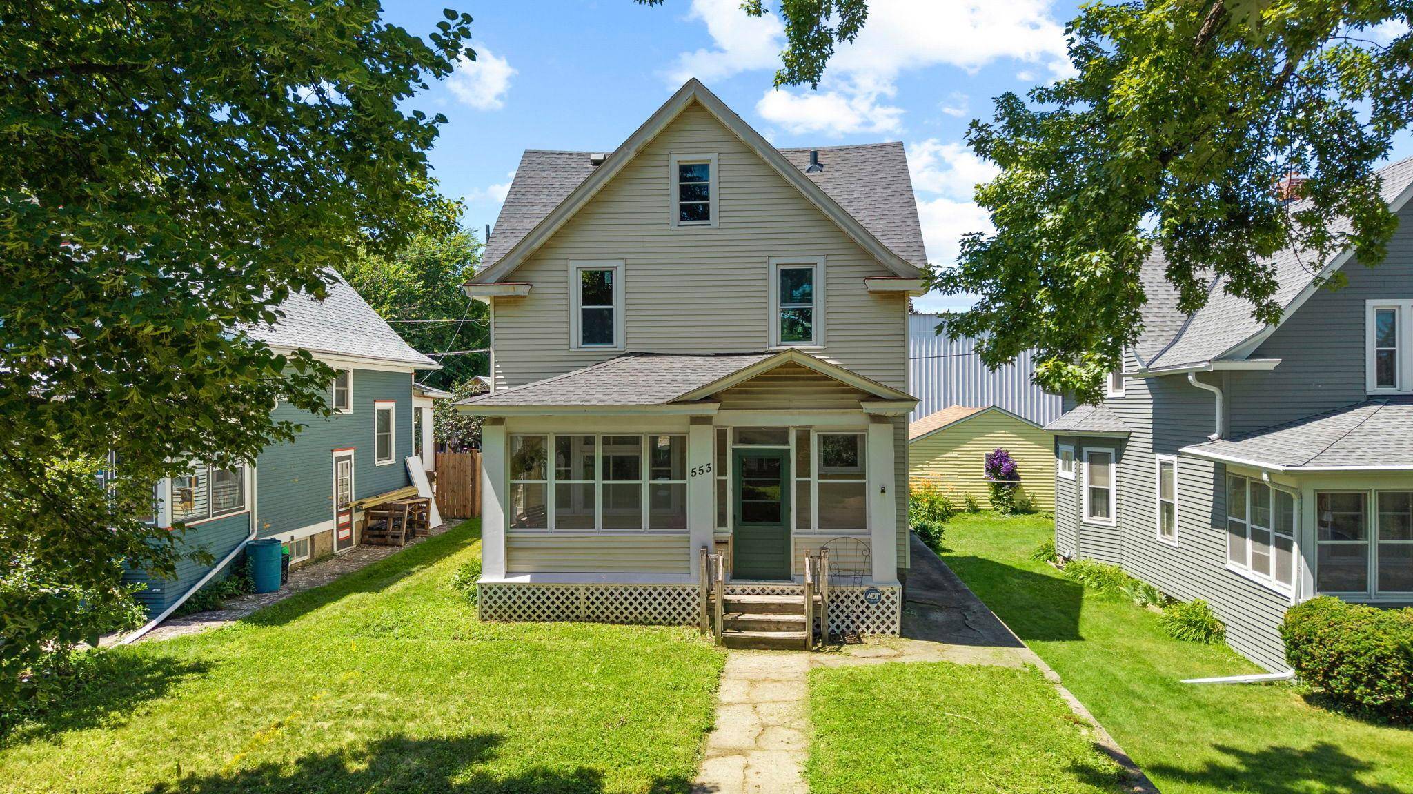 553 Manomin AVE, Saint Paul, MN 55107