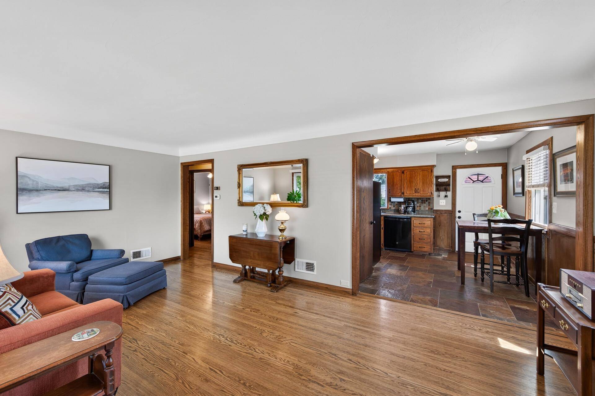 132 Spruce ST W, South Saint Paul, MN 55075