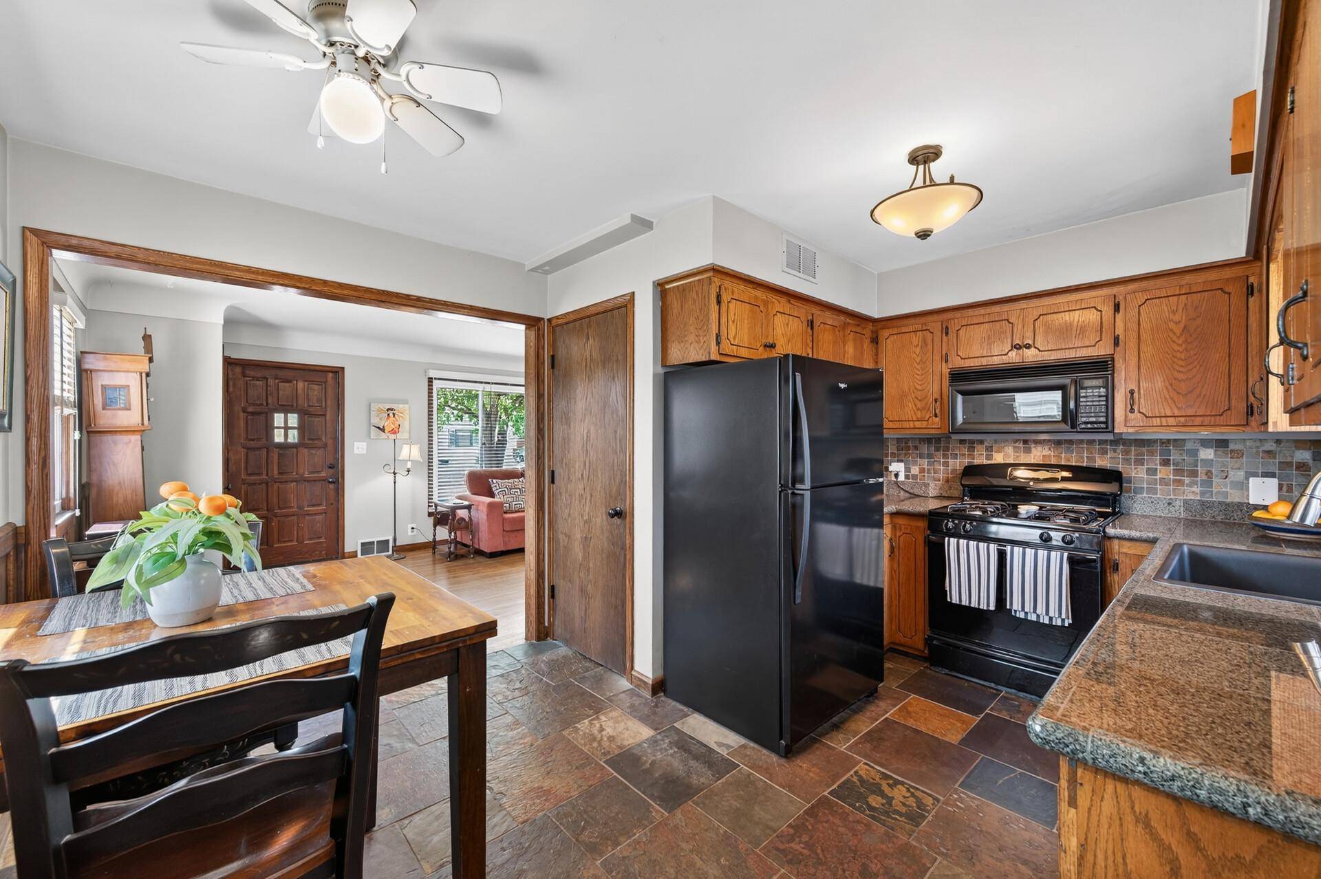 132 Spruce ST W, South Saint Paul, MN 55075