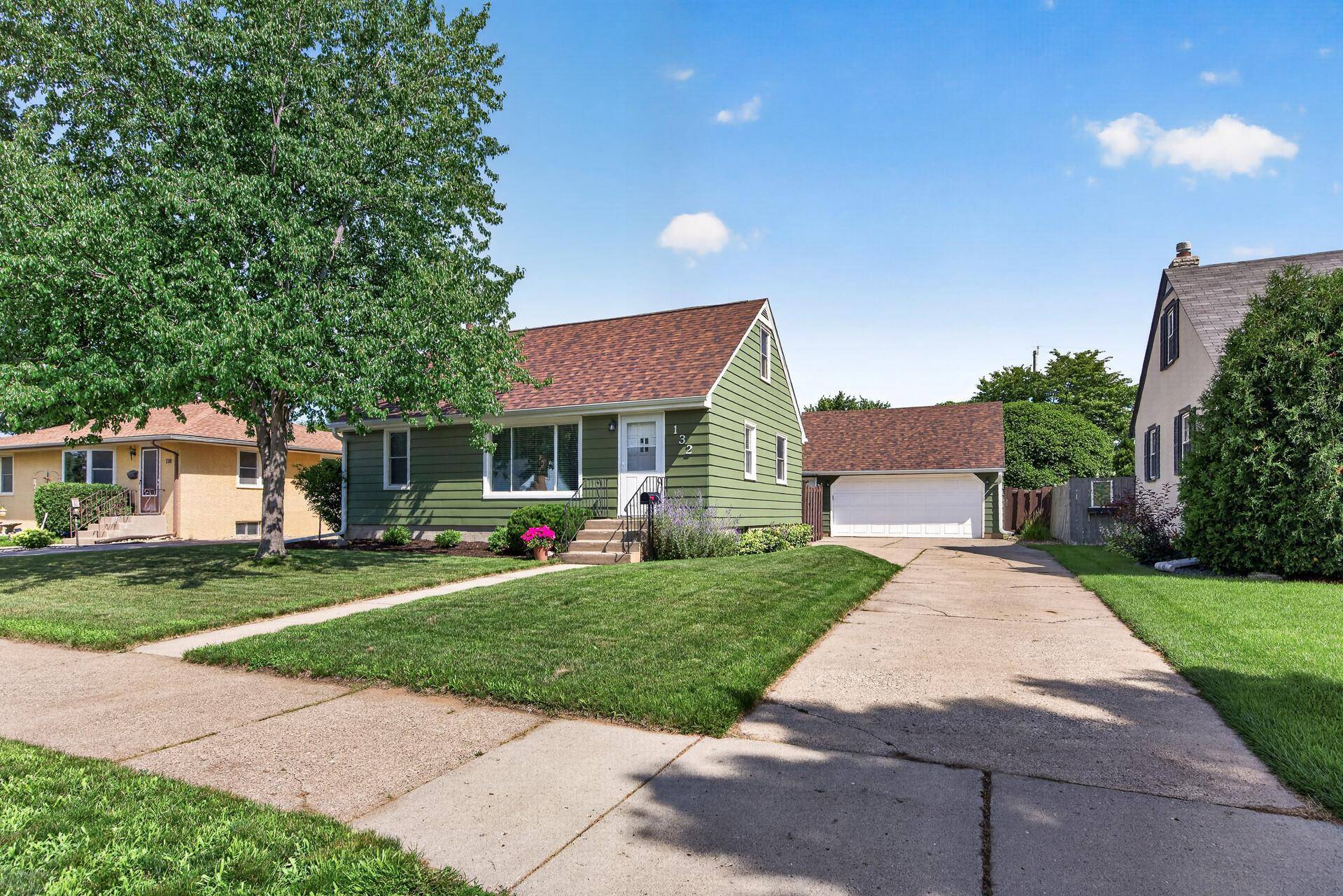 132 Spruce ST W, South Saint Paul, MN 55075